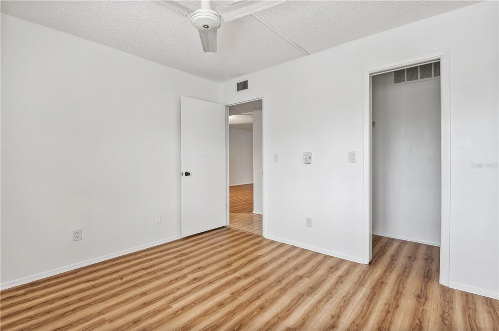 Property Slideshow image 14 of 23 | 14130 rosemary ln apt 4313, Largo, FL, 33774
