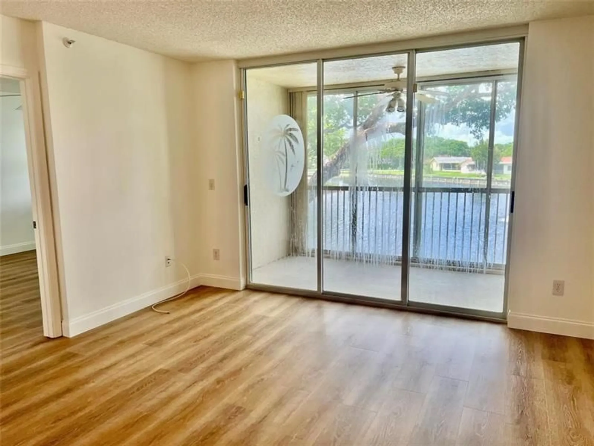 Property Slideshow image 11 of 23 | 9587 weldon cir apt b204, Tamarac, FL, 33321