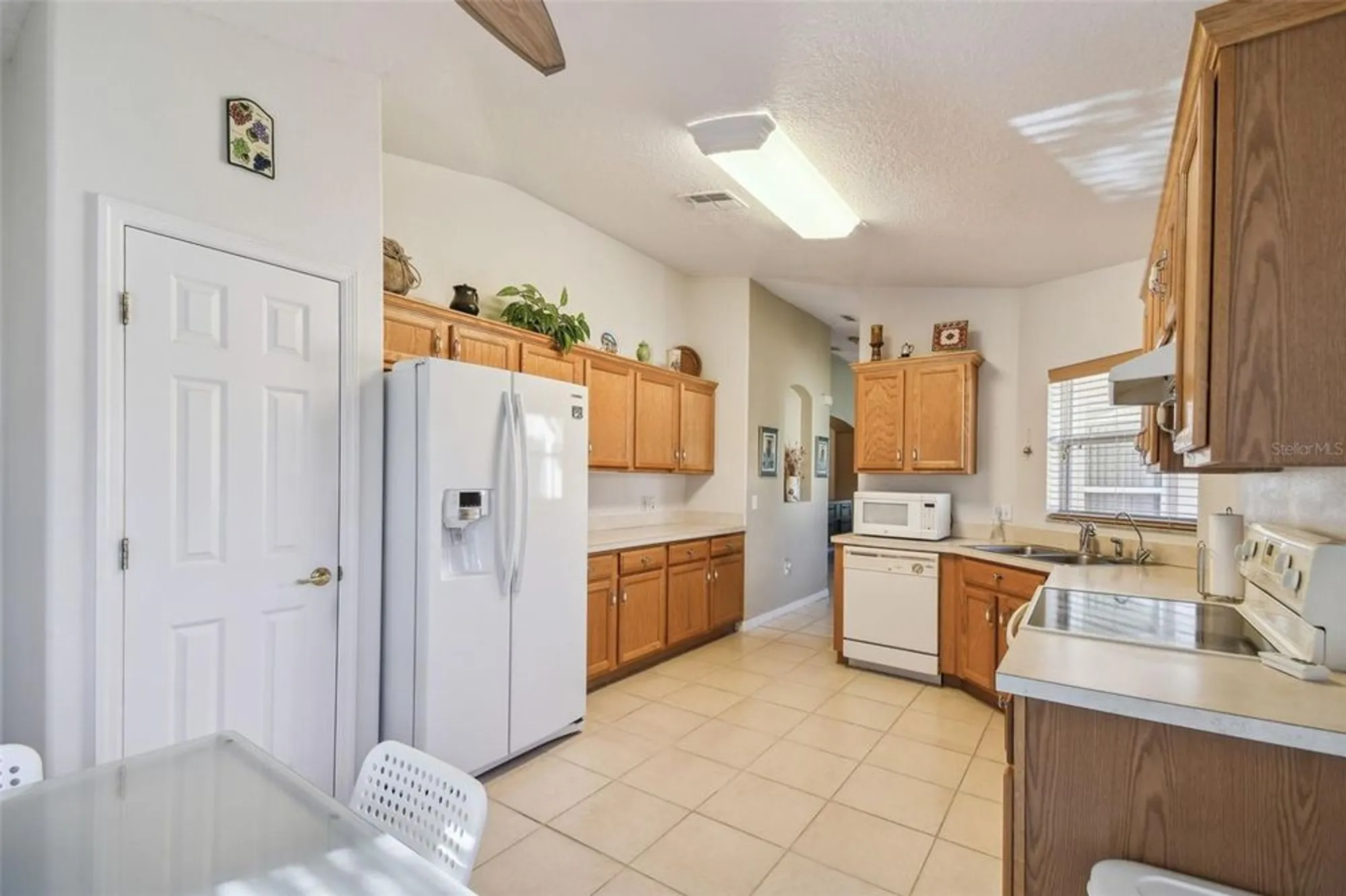 Property Slideshow image 8 of 47 | 200 grand canal dr, Kissimmee, FL, 34759