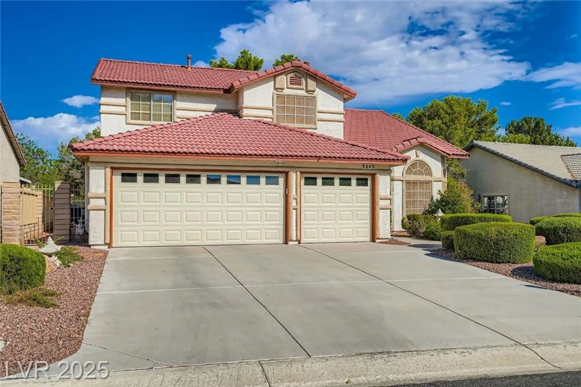 Property Slideshow image 27 of 49 | 5245 roca ln, Las Vegas, NV, 89130