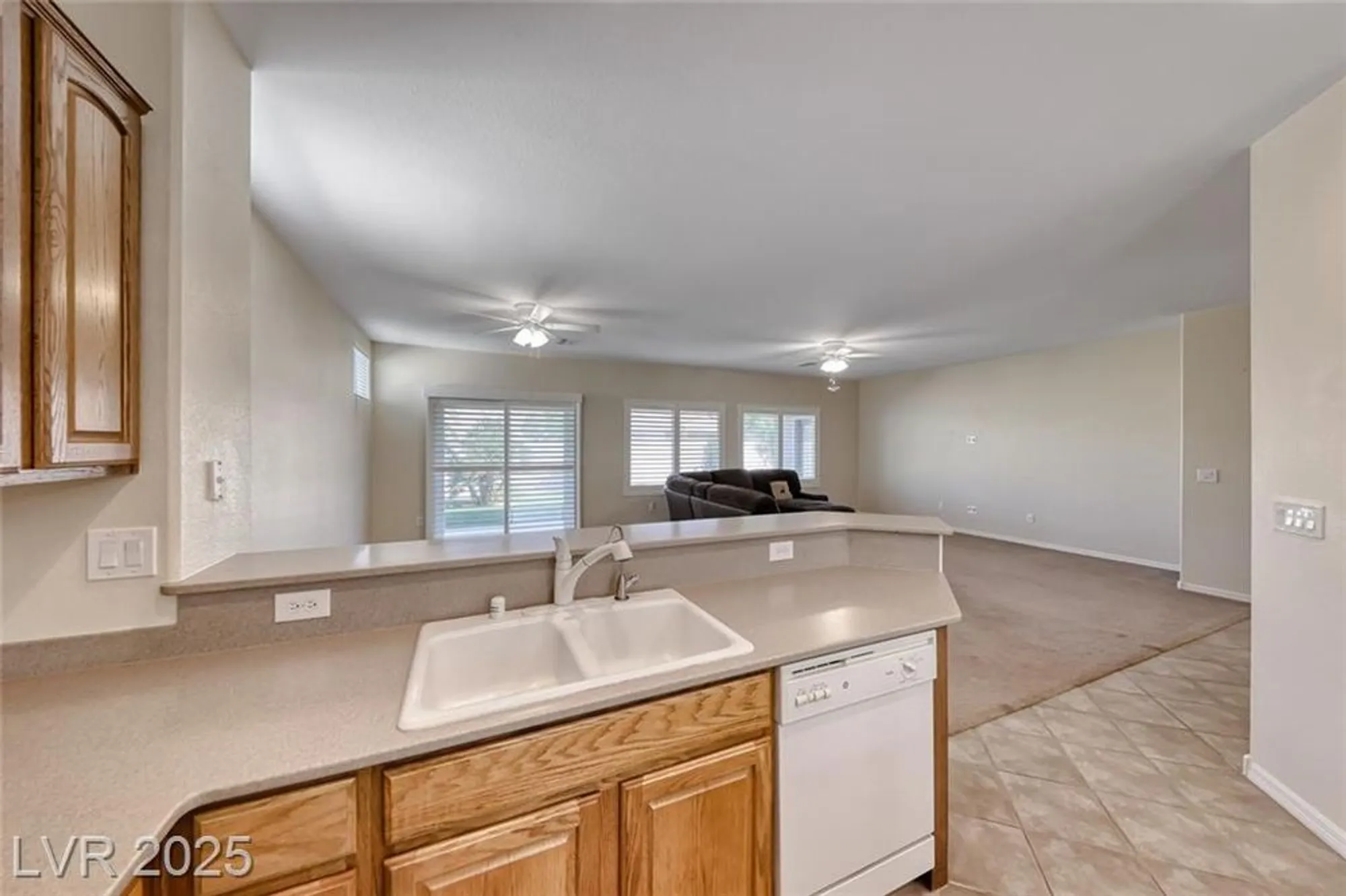 Property Slideshow image 17 of 56 | 2218 sandstone cliffs dr, Henderson, NV, 89044