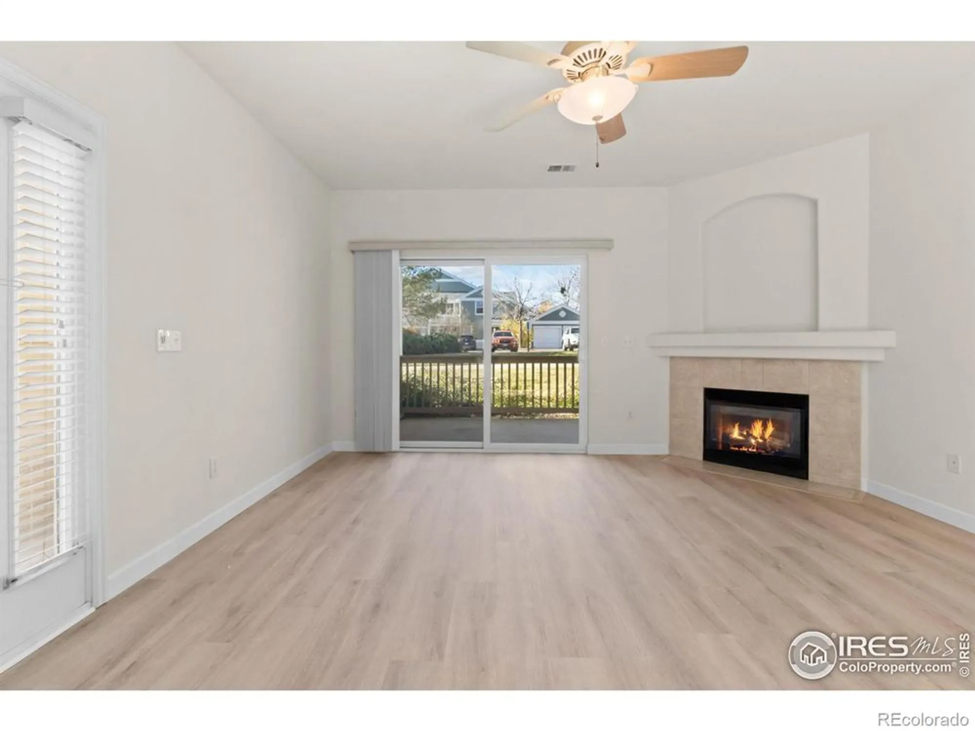 Property Slideshow image 5 of 36 | 4635 hahns peak dr 102, Loveland, CO, 80538