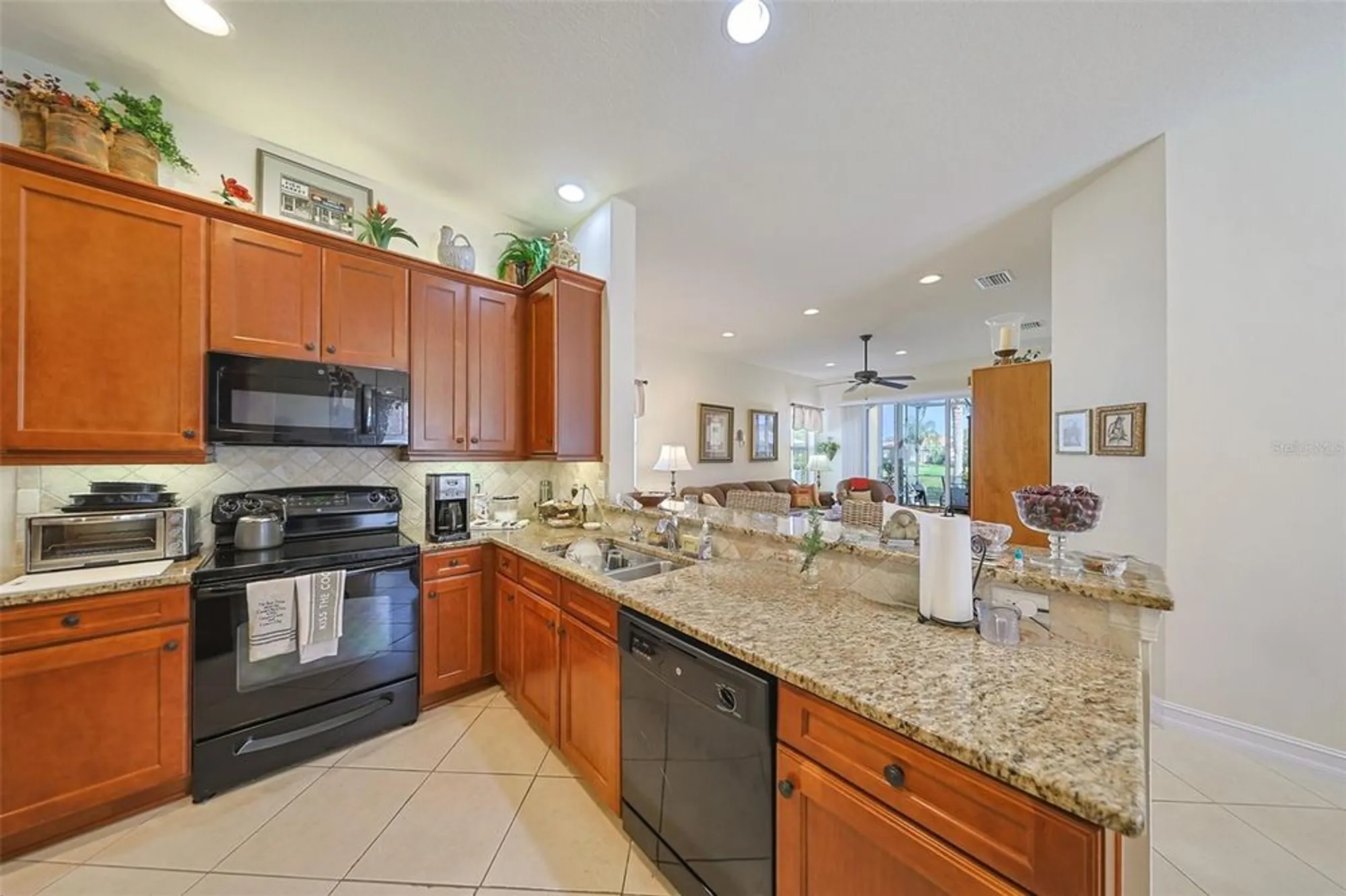 Property Slideshow image 34 of 67 | 15948 cobble mill dr, Wimauma, FL, 33598