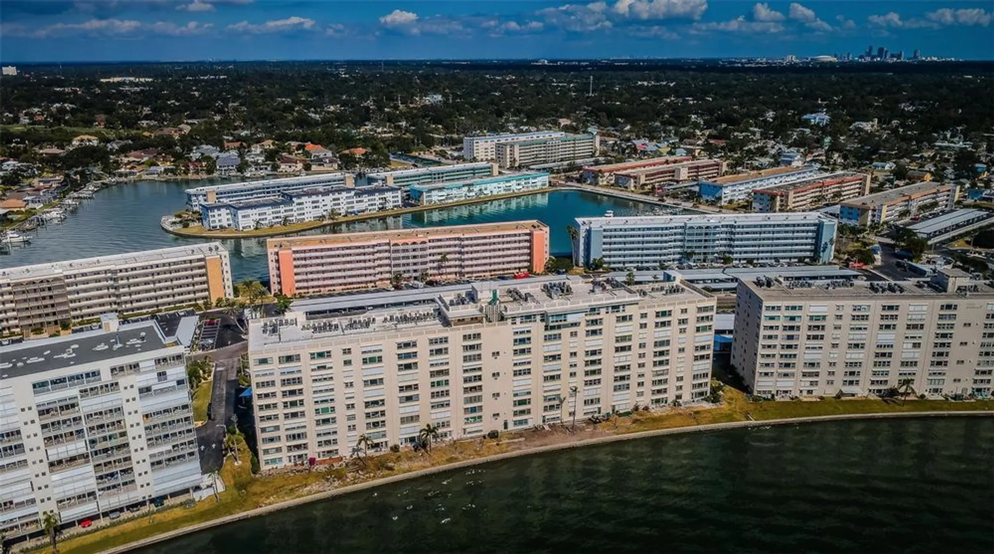 Property Slideshow image 3 of 82 | 6020 shore blvd 1009, Gulfport, FL, 33707