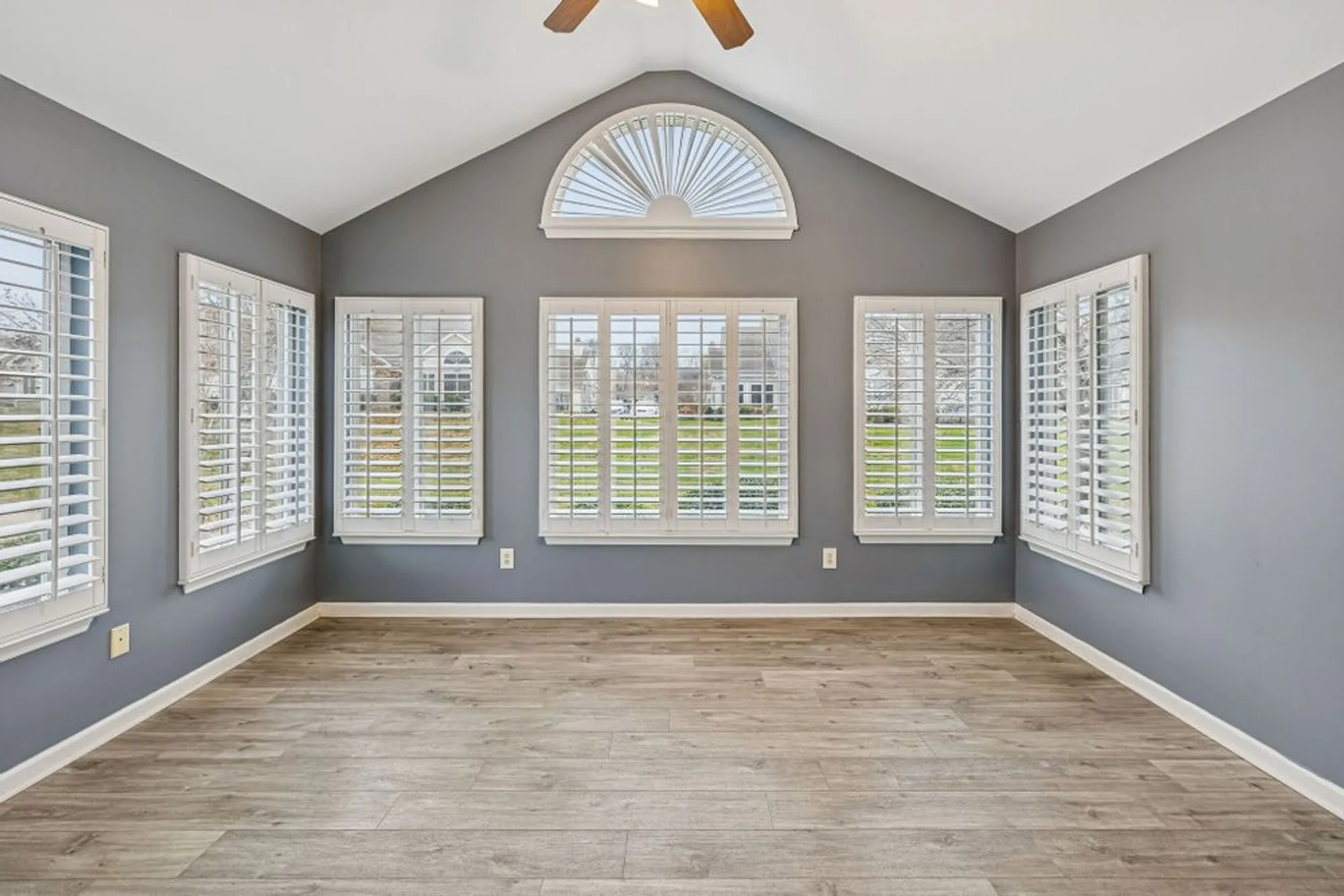 Property Slideshow image 18 of 39 | 825 s browns ln 2102, Gallatin, TN, 37066