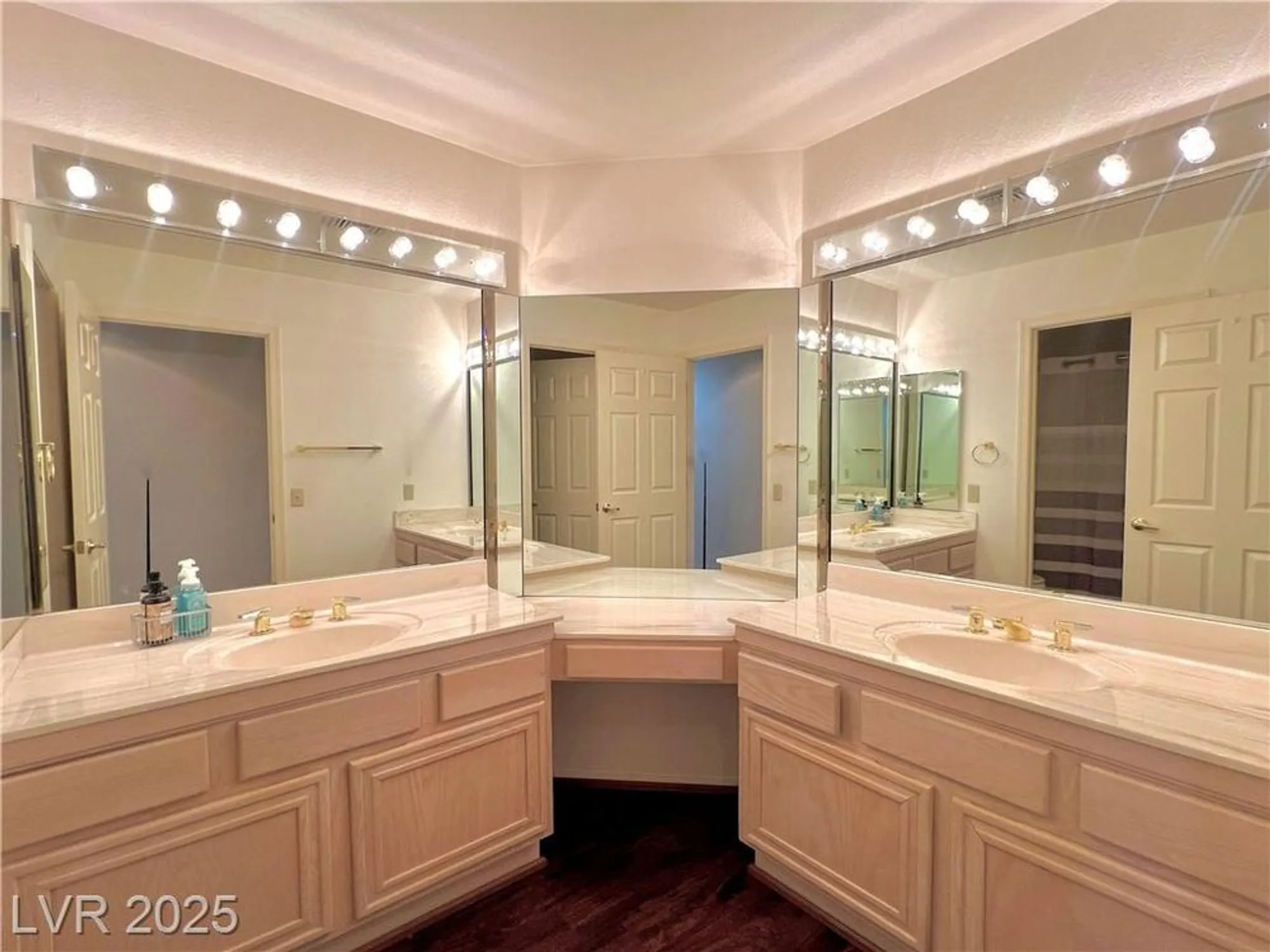 Property Slideshow image 25 of 33 | 3012 morning ridge dr, Las Vegas, NV, 89134