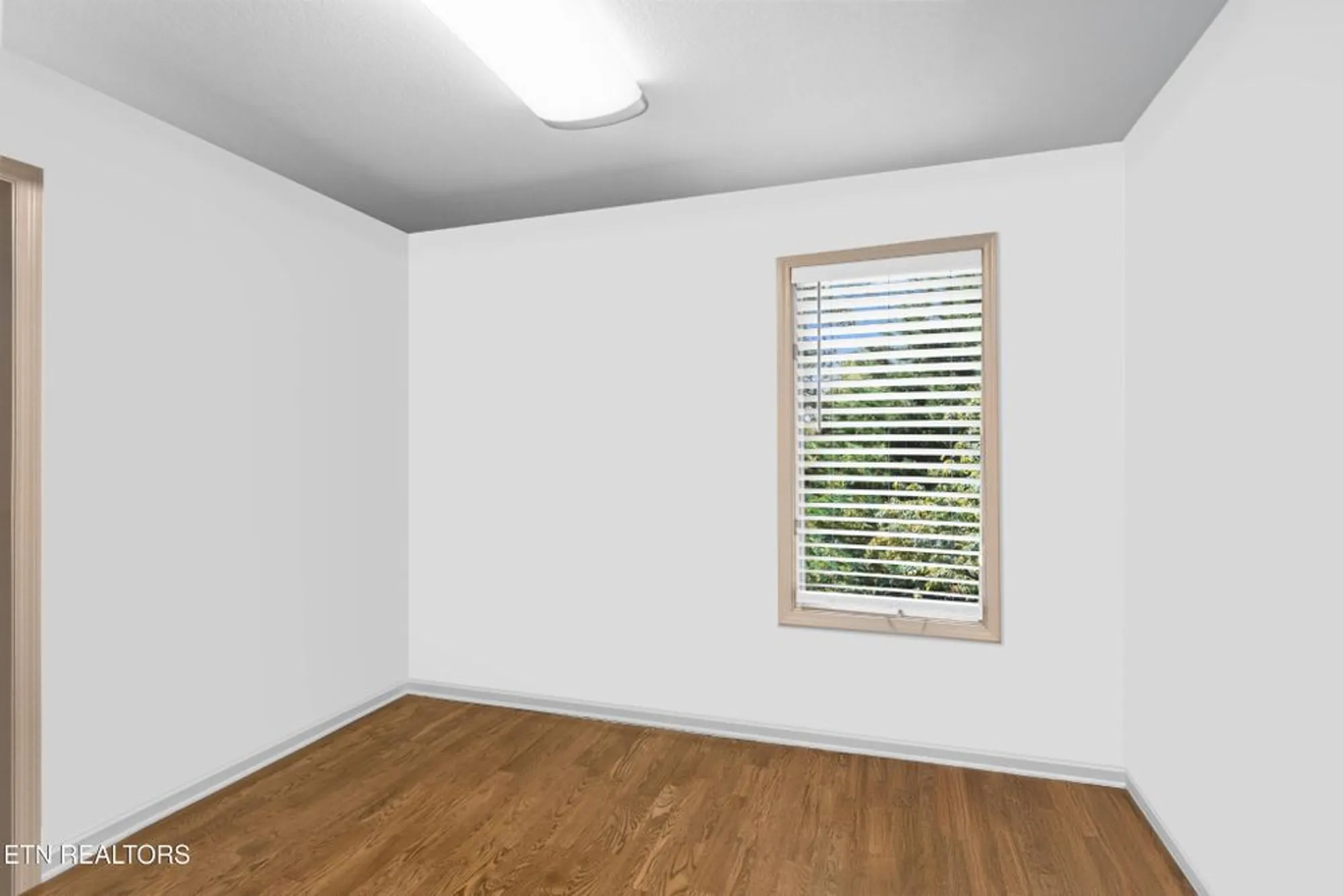 Property Slideshow image 28 of 60 | 407 tecumseh pt, Loudon, TN, 37774