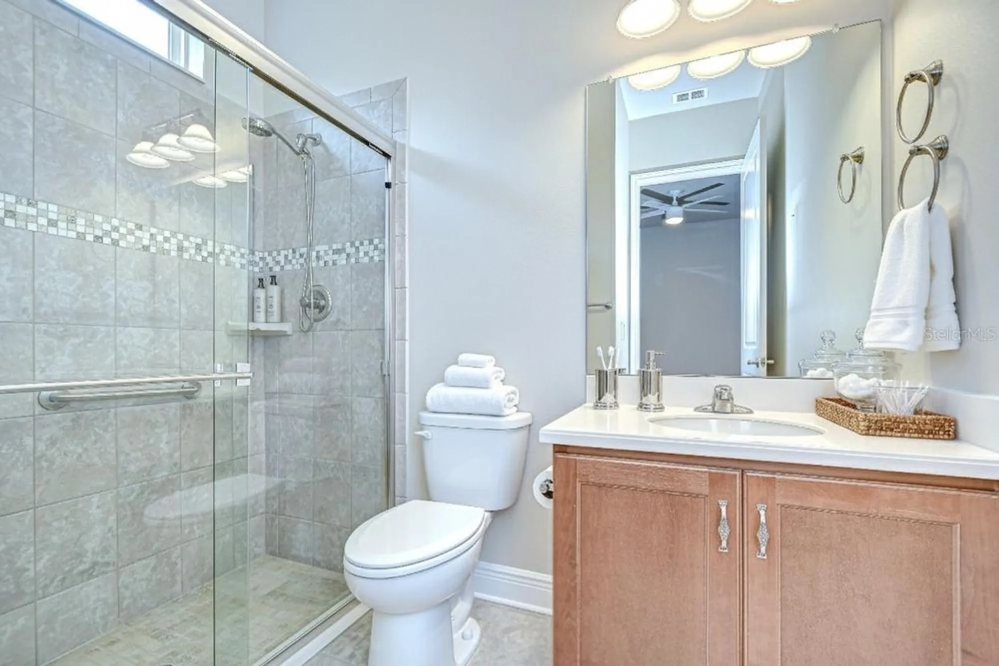 Property Slideshow image 21 of 36 | 13937 swallow hill dr, Lithia, FL, 33547