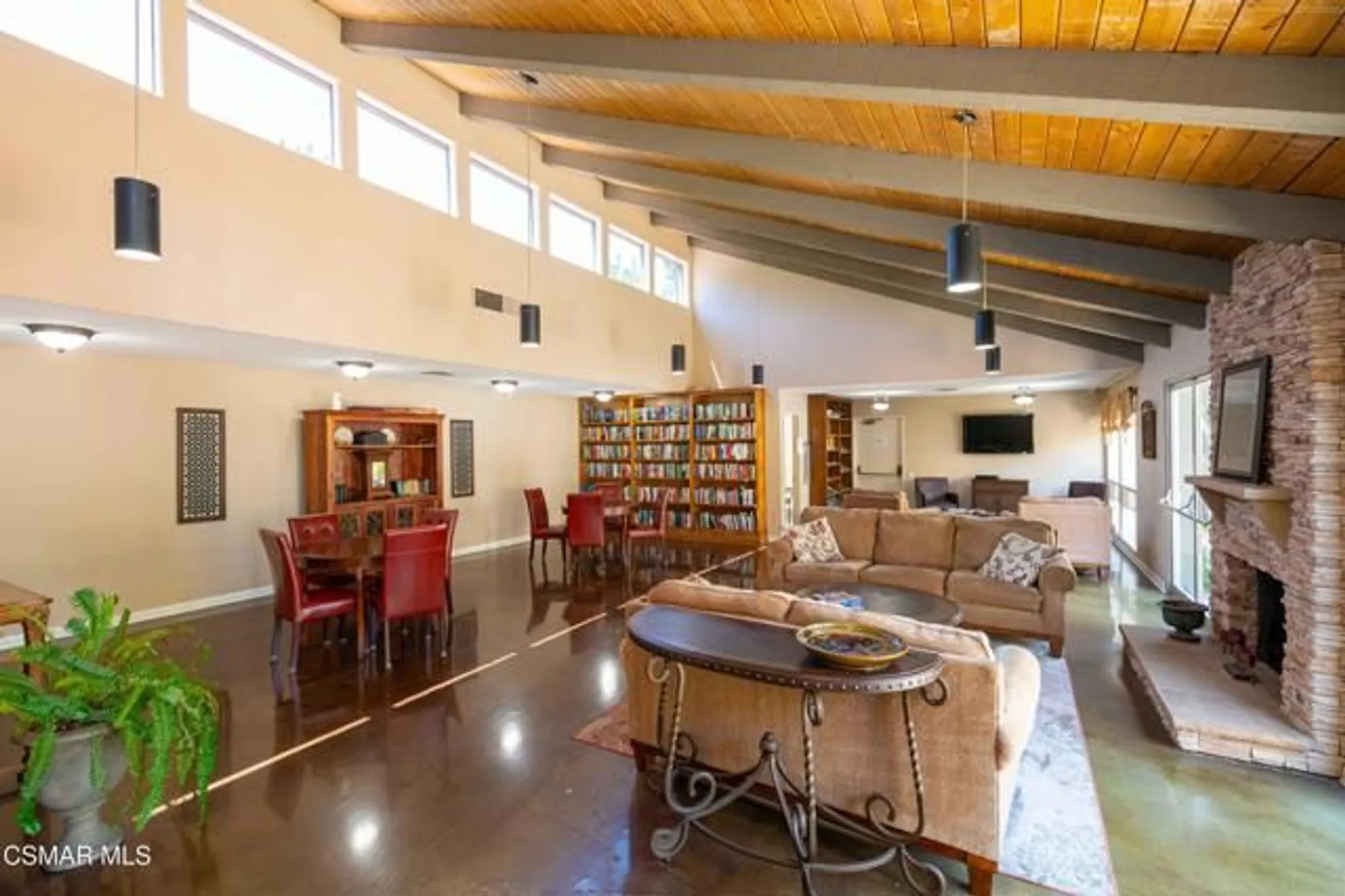 Property Slideshow image 23 of 34 | 460 arbor lane ct apt 203, Thousand Oaks, CA, 91360
