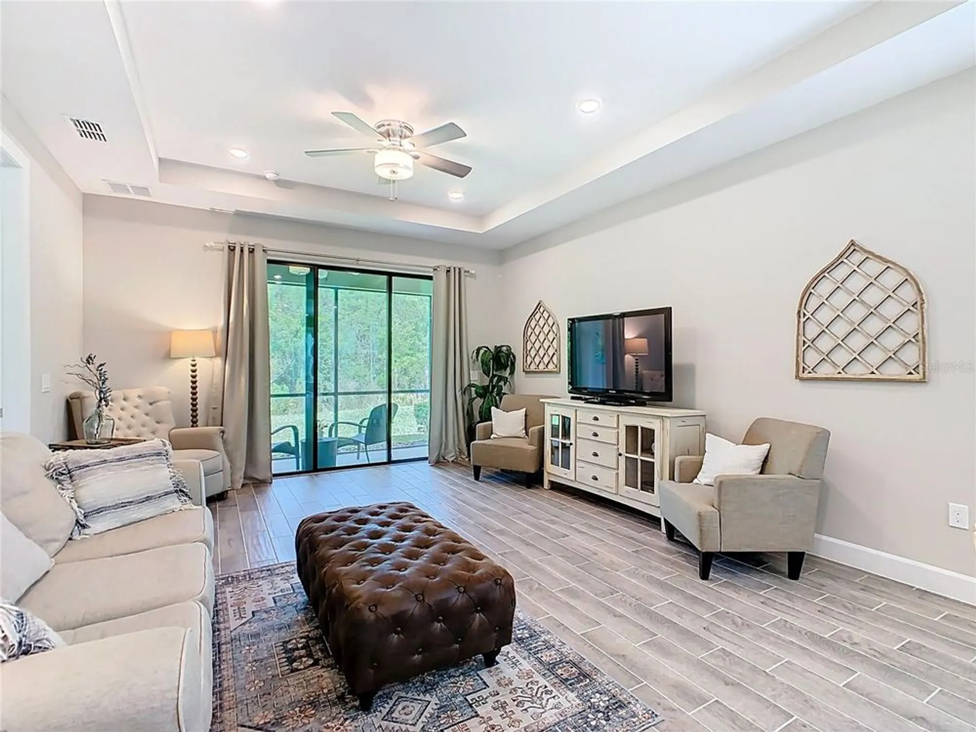 Property Slideshow image 14 of 48 | 1029 umbria dr, Poinciana, FL, 34759