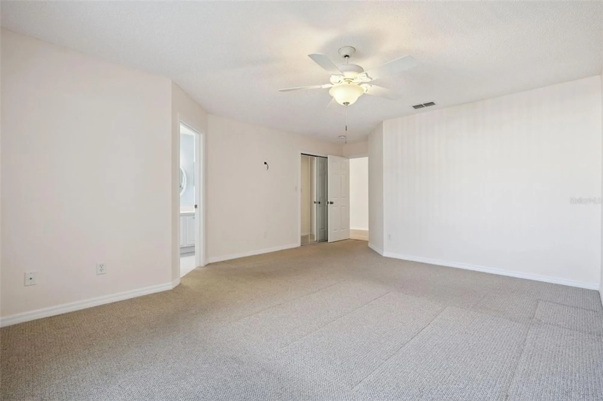 Property Slideshow image 20 of 37 | 24914 cranes roost cir, Leesburg, FL, 34748