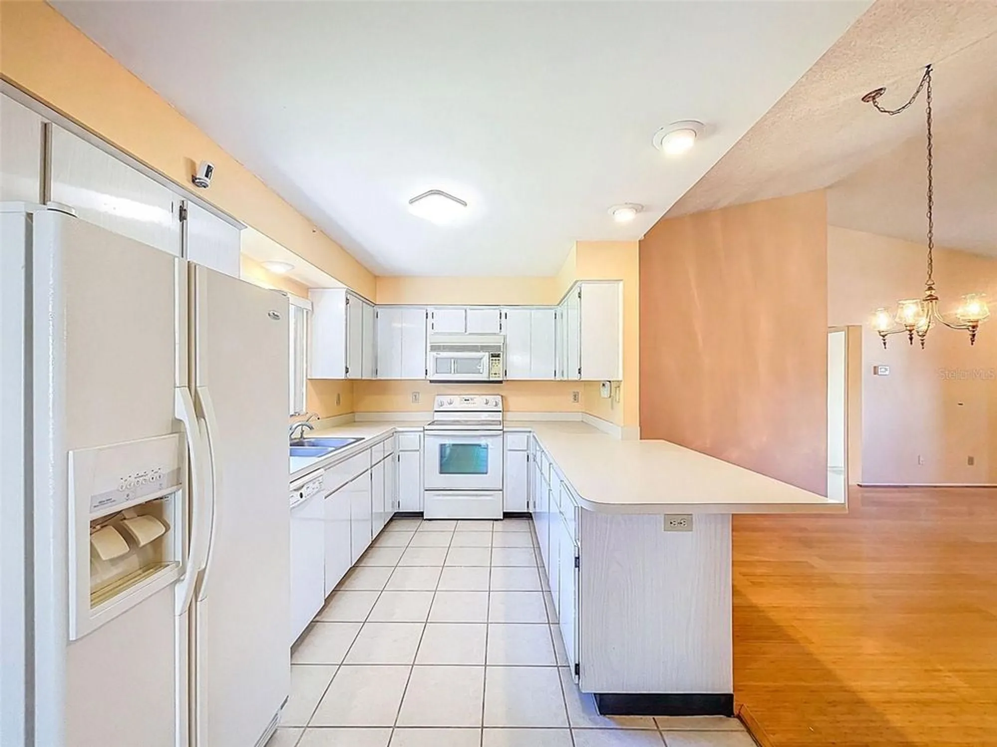 Property Slideshow image 15 of 51 | 1637 caledonia dr, Palm Harbor, FL, 34684