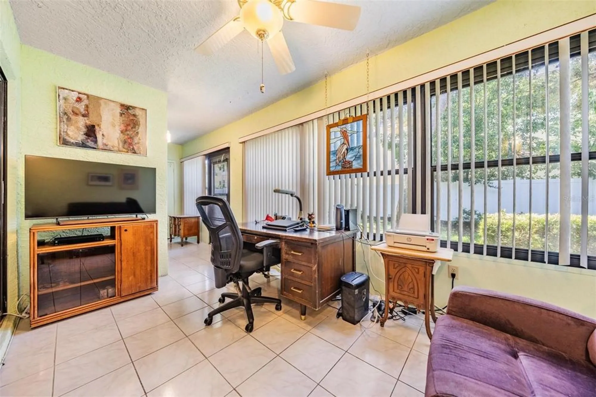 Property Slideshow image 27 of 35 | 2020 lakeview dr 102, Clearwater, FL, 33763