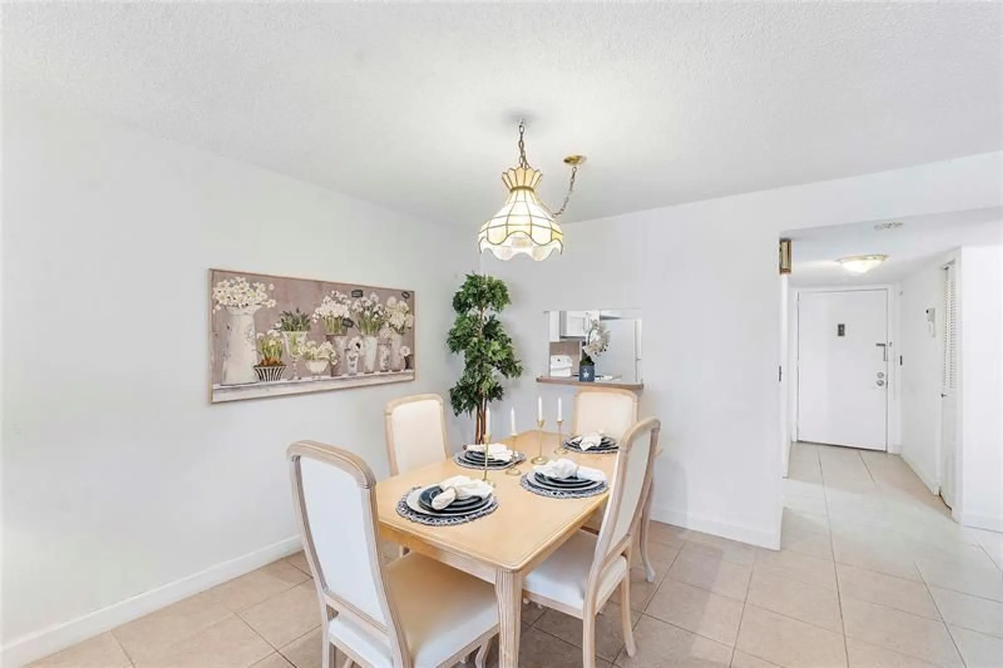 Property Slideshow image 6 of 31 | 3776 inverrary blvd, Lauderhill, FL, 33319