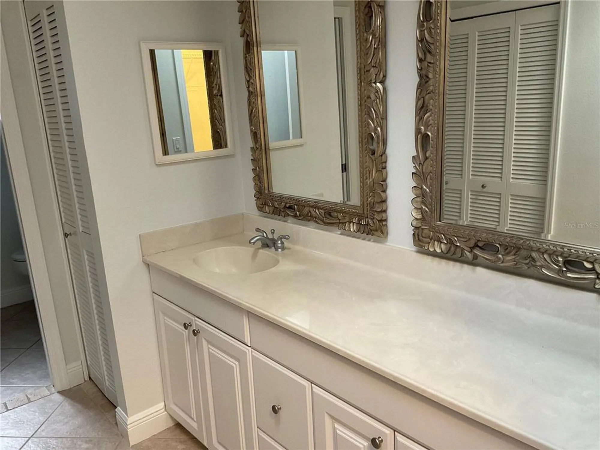 Property Slideshow image 16 of 28 | 7861 pine trace dr # 7861, Sarasota, FL, 34243