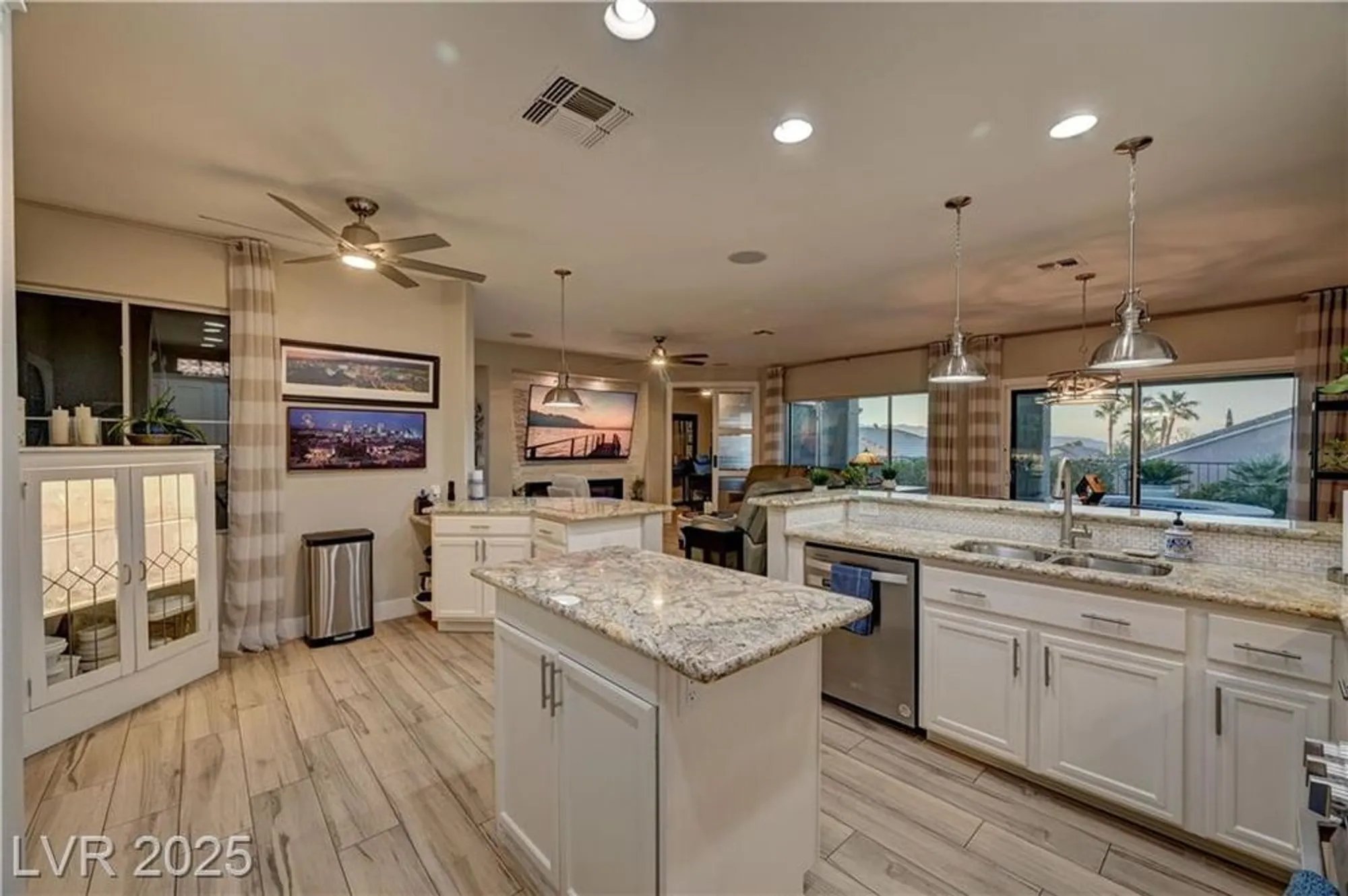 Property Slideshow image 23 of 50 | 3034 hickory valley rd, Henderson, NV, 89052
