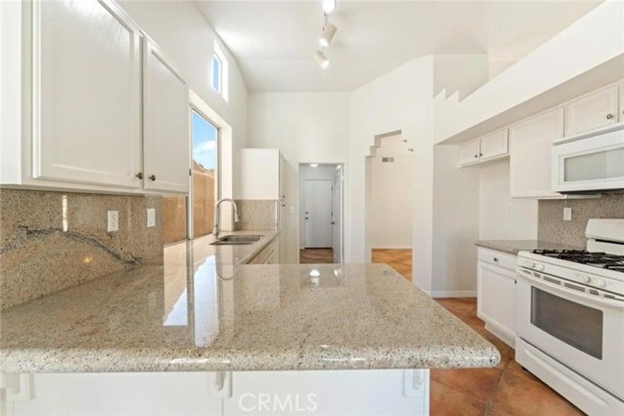 Property Slideshow image 13 of 40 | 1886 tamarack ln, Hemet, CA, 92545