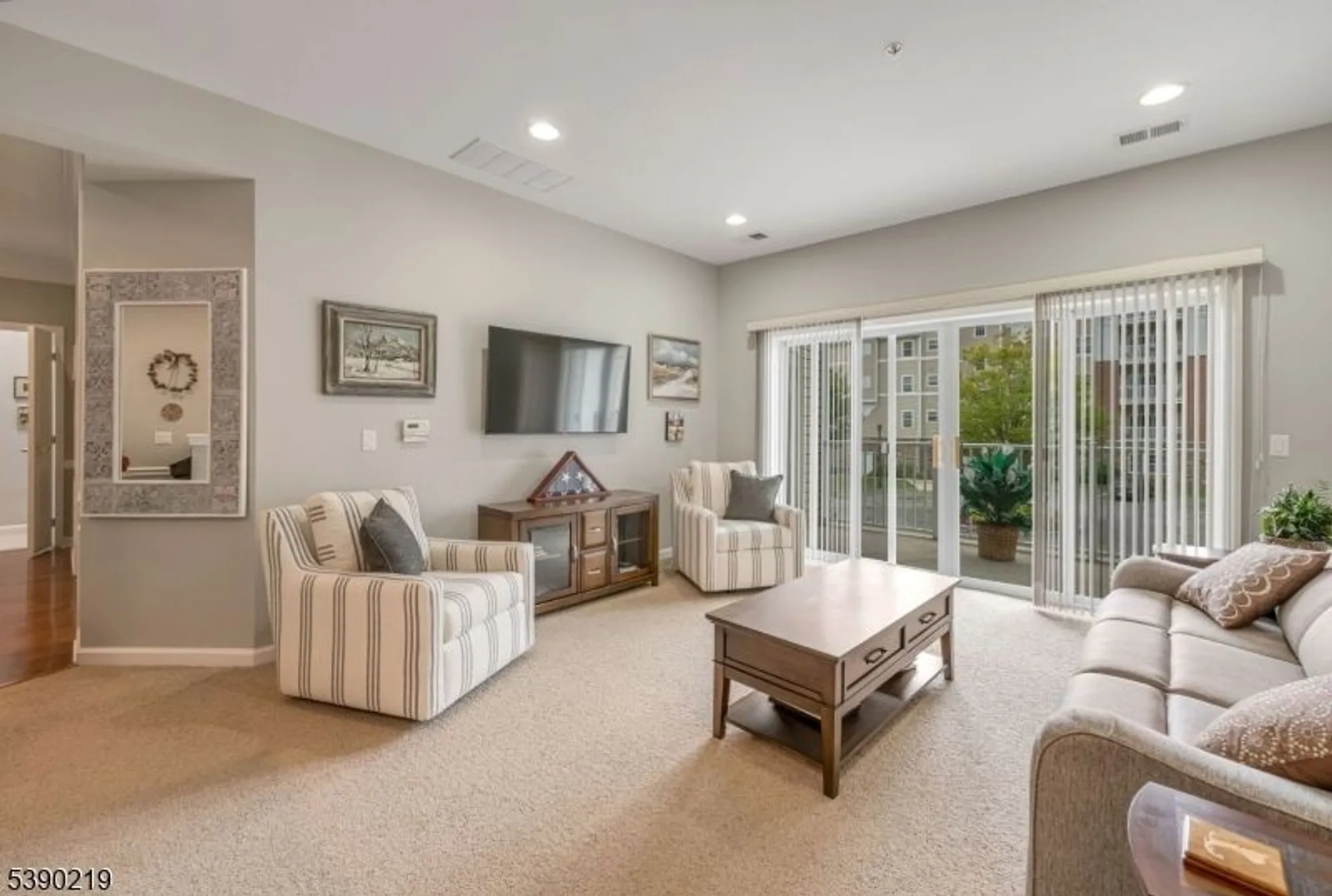 Property Slideshow image 6 of 28 | 9116 warrens way # 116, Wanaque, NJ, 07465