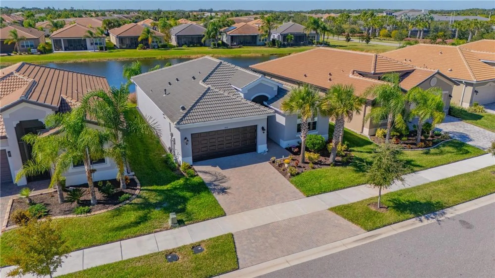 Property Slideshow image 29 of 48 | 15513 santa pola dr, Wimauma, FL, 33598