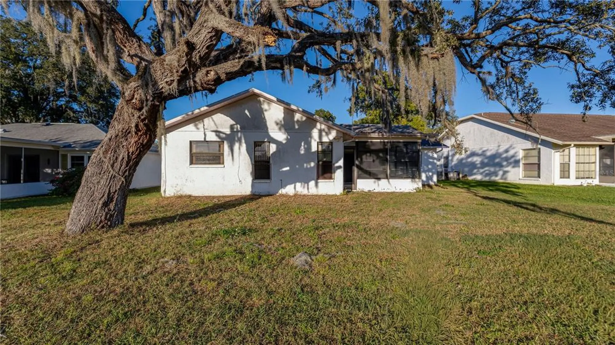 Property Slideshow image 5 of 39 | 10733 fallen leaf ln, Port Richey, FL, 34668