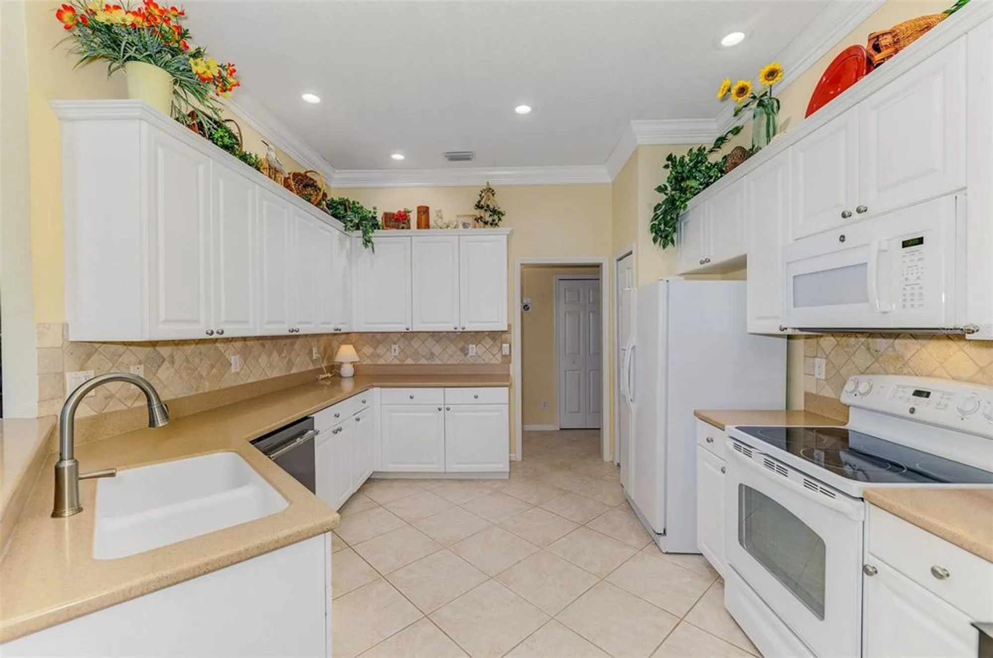Property Slideshow image 13 of 71 | 14270 reserve ct, Port Charlotte, FL, 33953