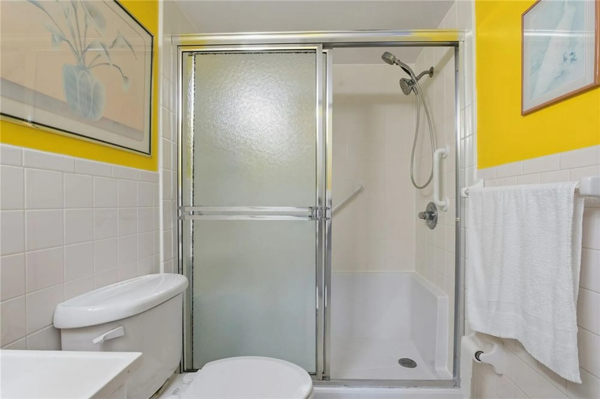 Property Slideshow image 16 of 39 | 2458 columbia dr 68, Clearwater, FL, 33763