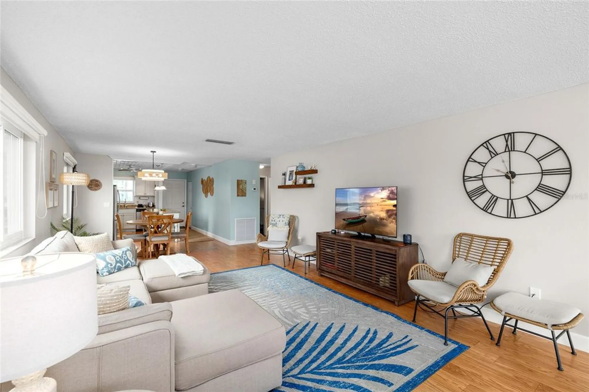 Property Slideshow image 10 of 39 | 6075 shore blvd 215, Gulfport, FL, 33707