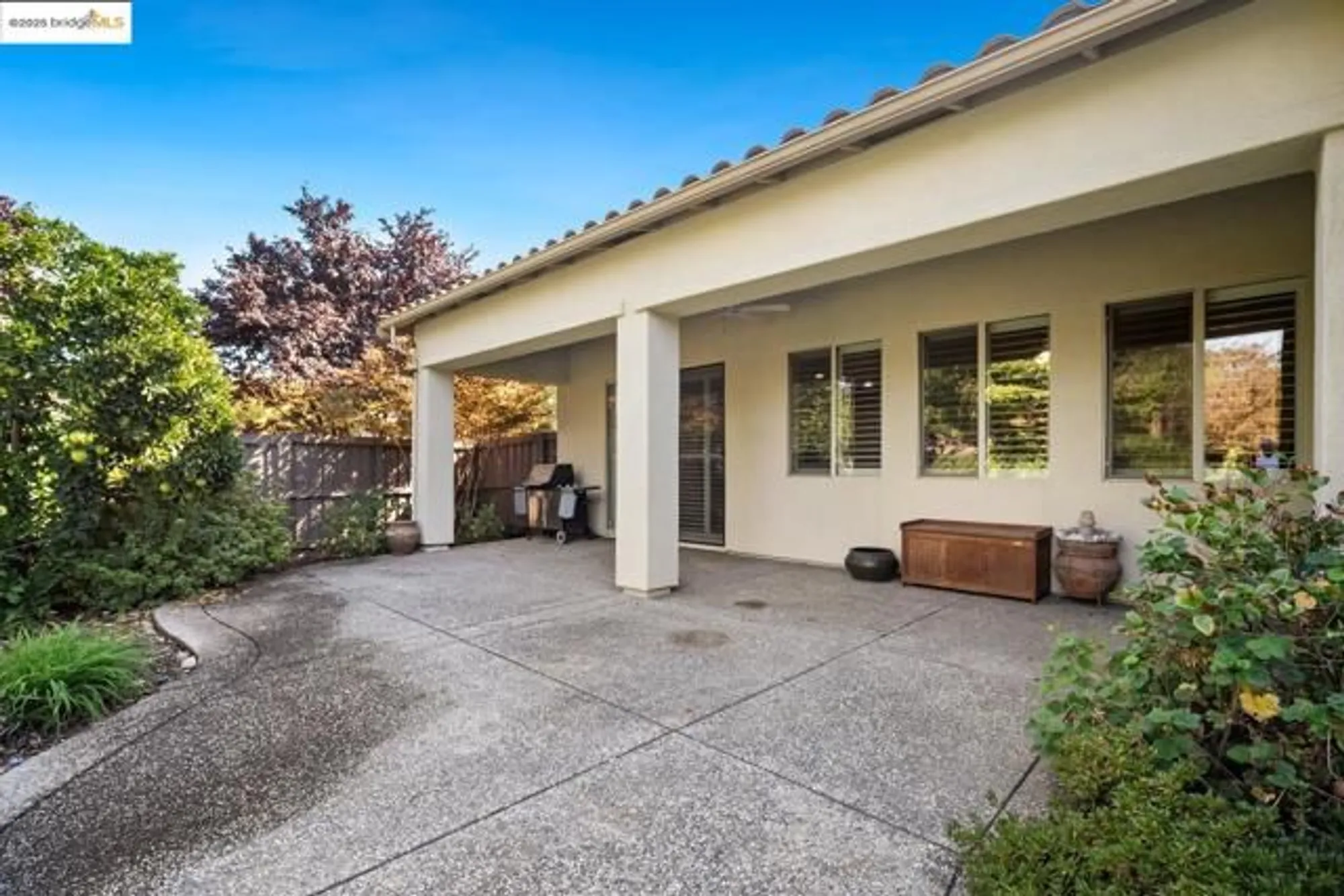 Property Slideshow image 27 of 32 | 131 montilla cir, Sacramento, CA, 95835