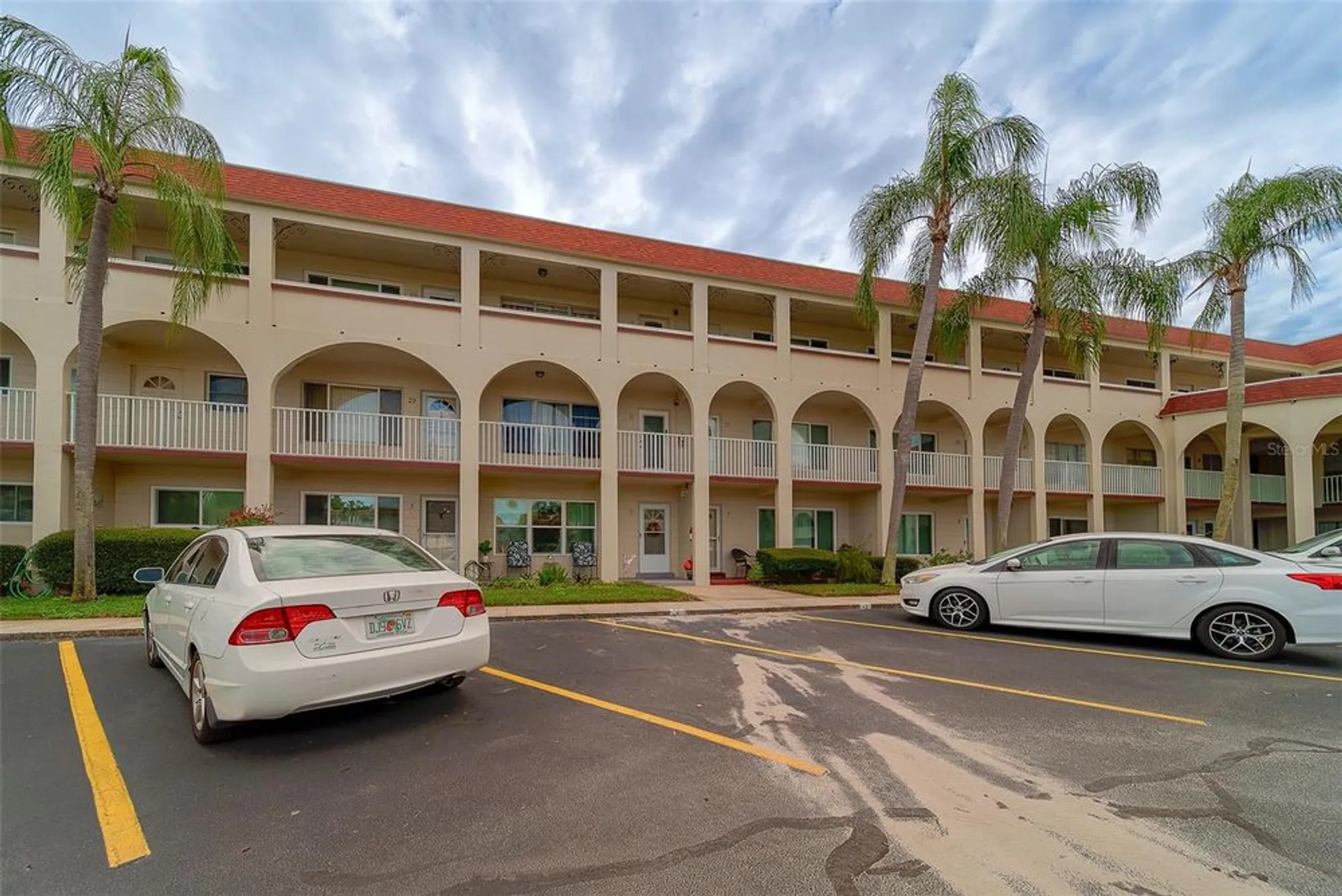 Property Slideshow image 5 of 55 | 2433 brazilia dr apt 5, Clearwater, FL, 33763
