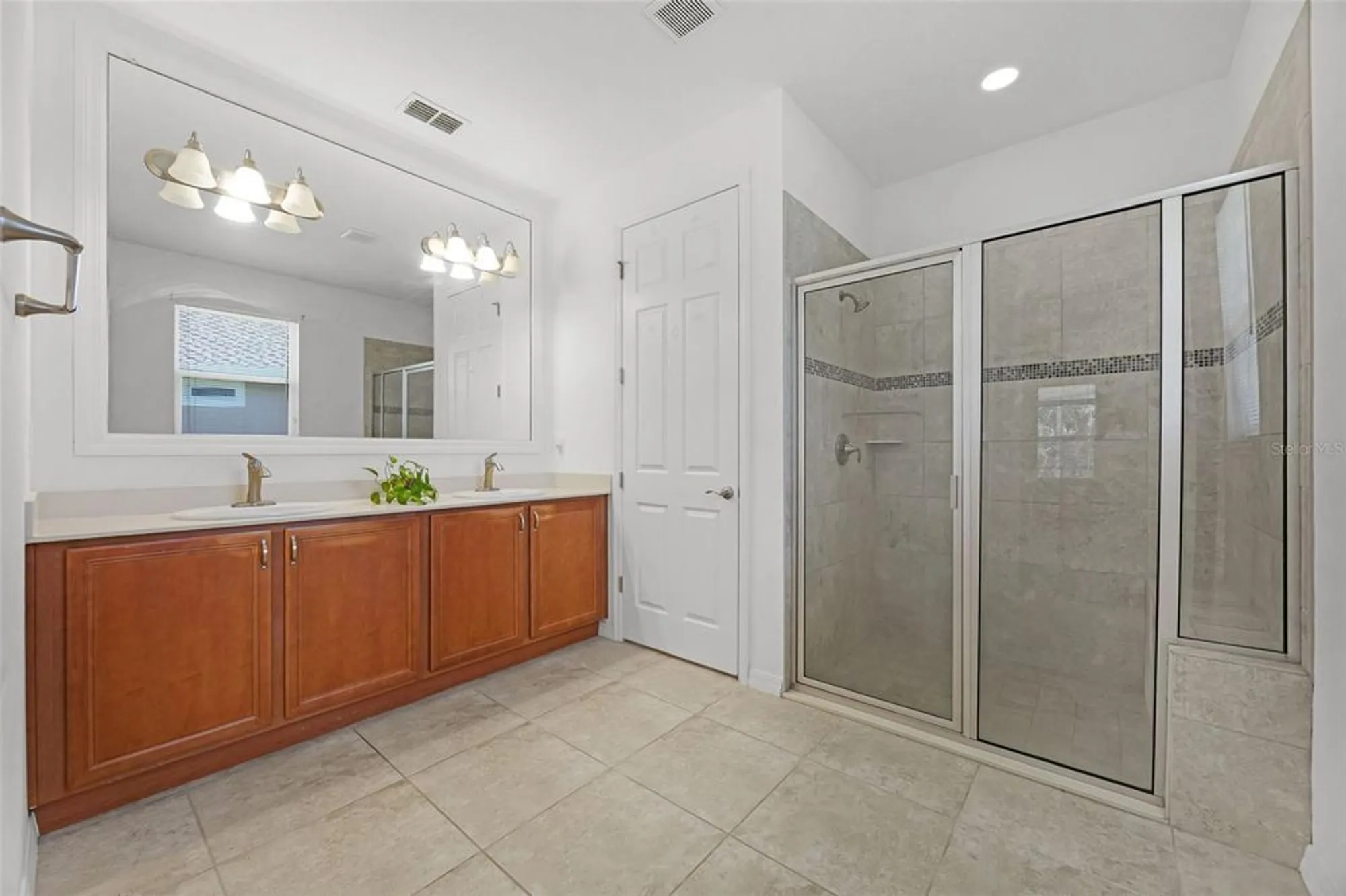 Property Slideshow image 43 of 94 | 780 mystic hill ct, Poinciana, FL, 34759