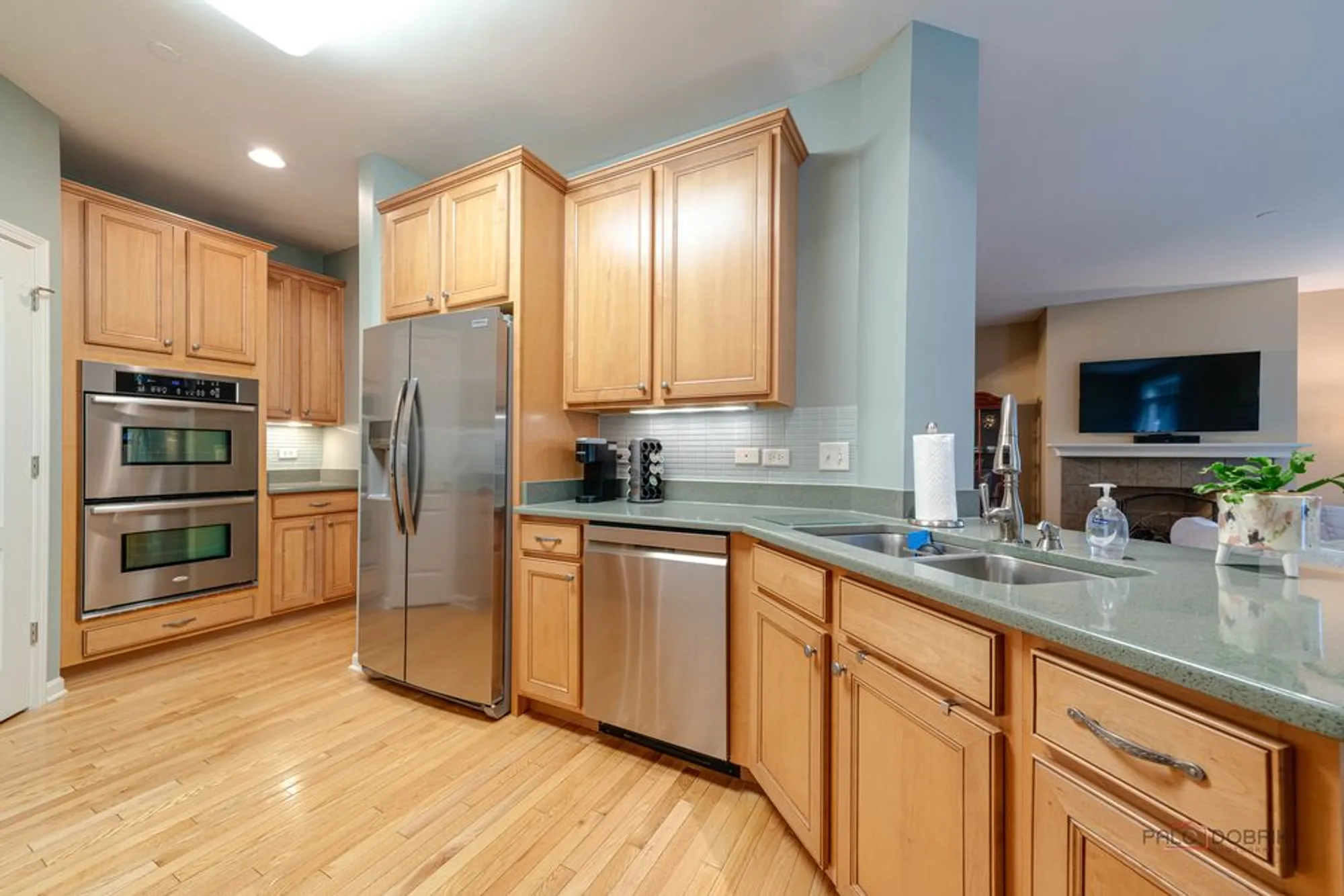 Property Slideshow image 17 of 36 | 1834 torrey pkwy, Libertyville, IL, 60048
