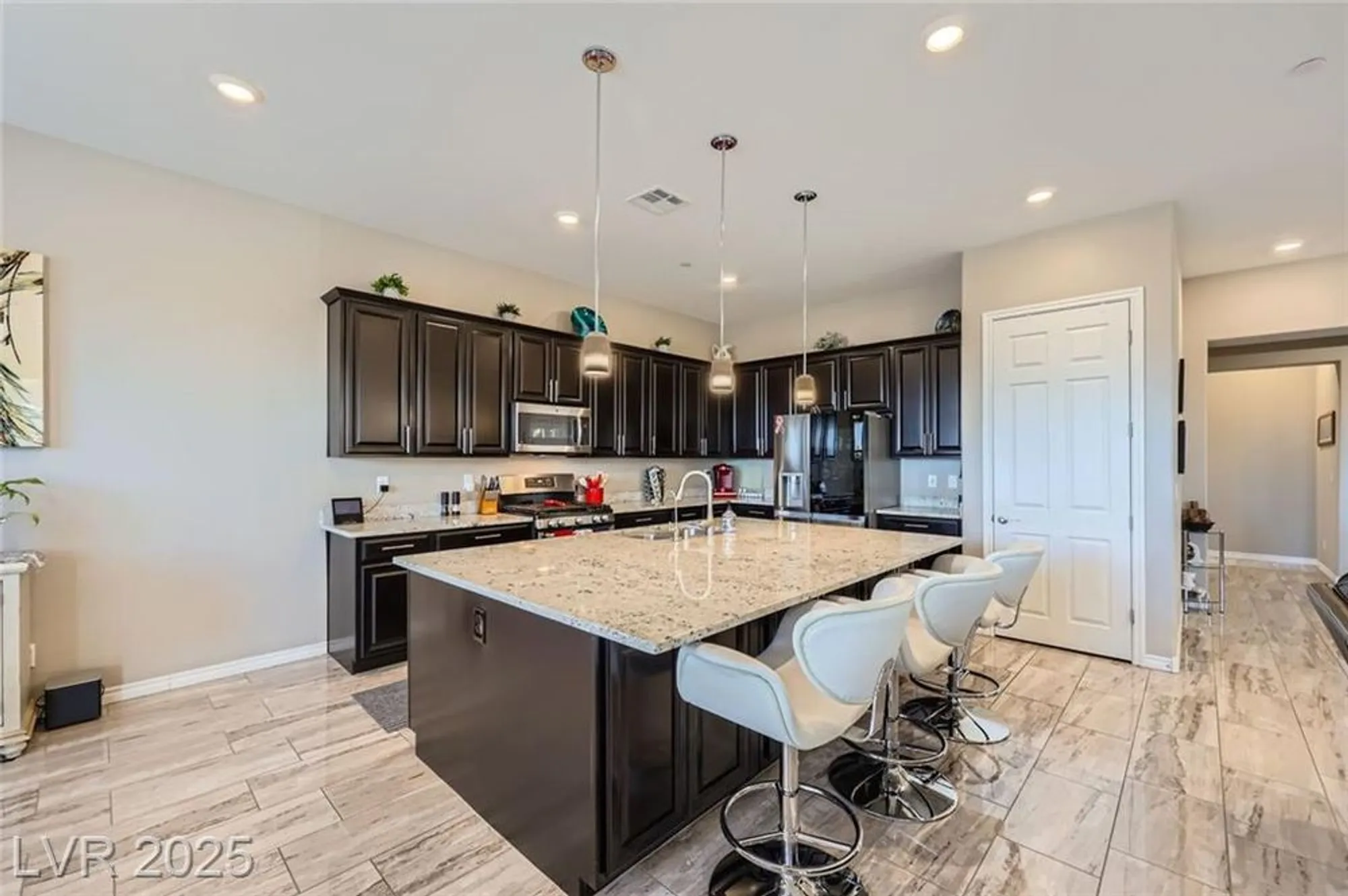 Property Slideshow image 9 of 45 | 800 rosewater dr, Henderson, NV, 89011