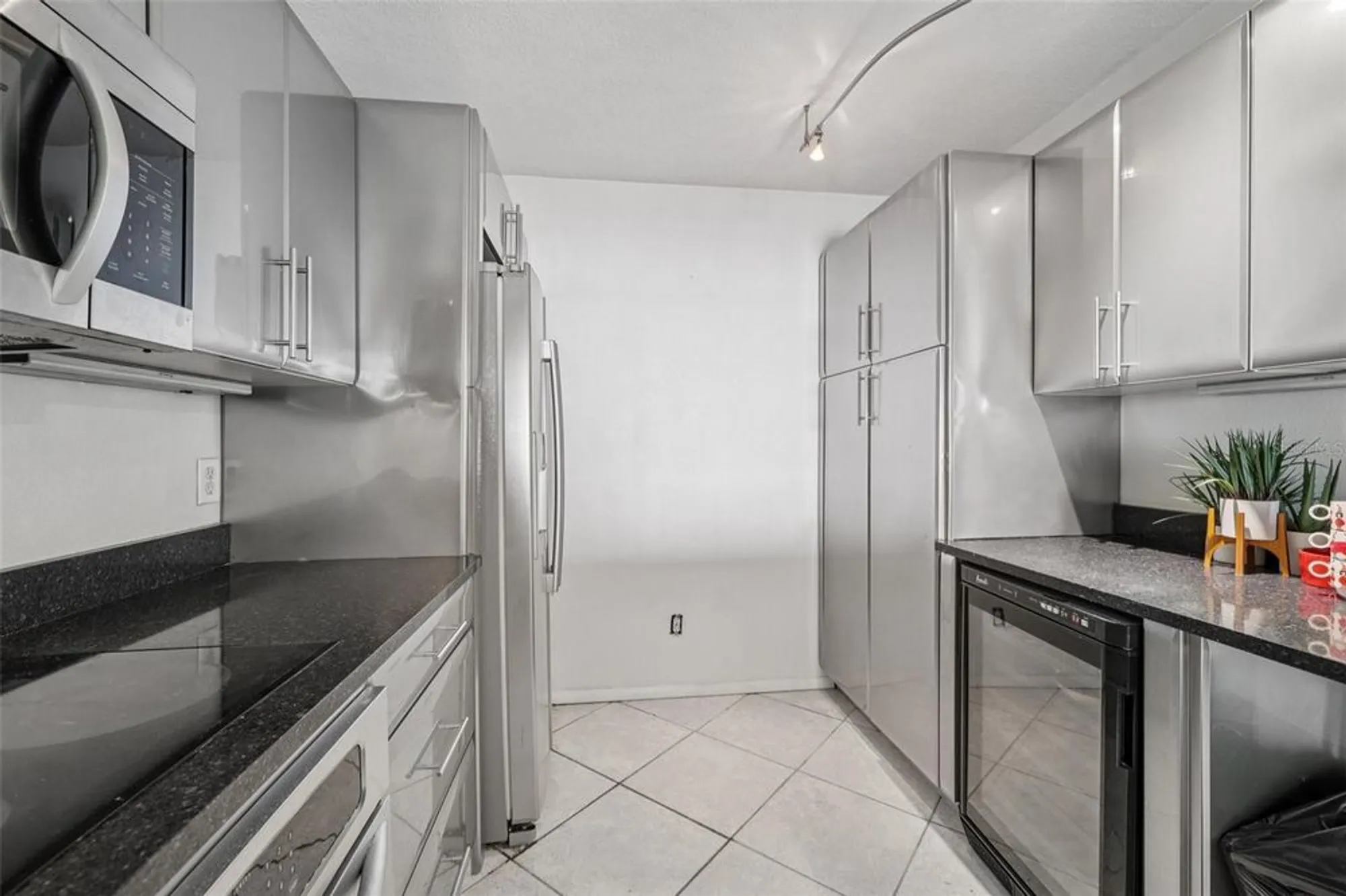 Property Slideshow image 9 of 29 | 7300 sun island dr 1602, South Pasadena, FL, 33707