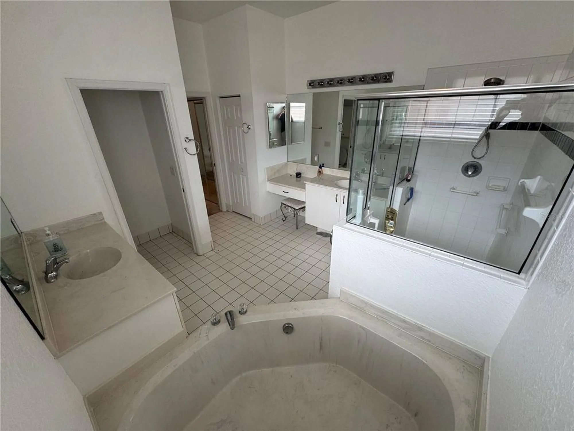 Property Slideshow image 19 of 34 | 318 nw shoreview dr, Port St Lucie, FL, 34986