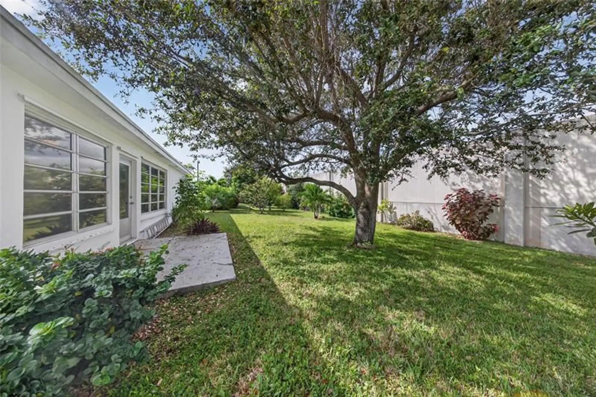 Property Slideshow image 8 of 67 | 2711 nw 4th ave, Pompano Beach, FL, 33064