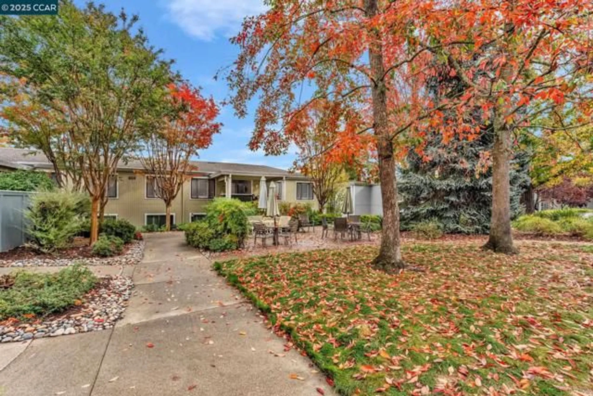 Property Slideshow image 4 of 49 | 1216 fairlawn ct 8, Walnut Creek, CA, 94595