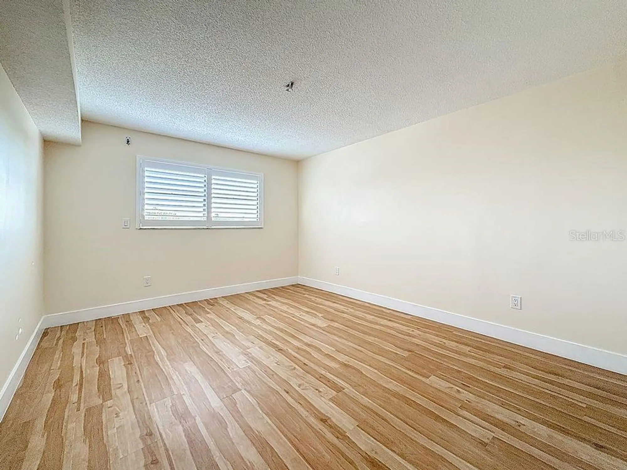 Property Slideshow image 23 of 50 | 8198 terrace garden dr n unit 407, St Petersburg, FL, 33709