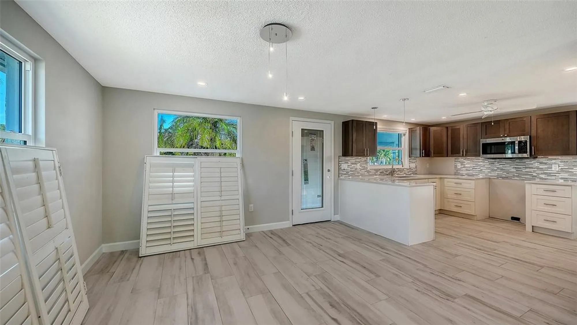 Property Slideshow image 8 of 39 | 738 el centro, Longboat Key, FL, 34228