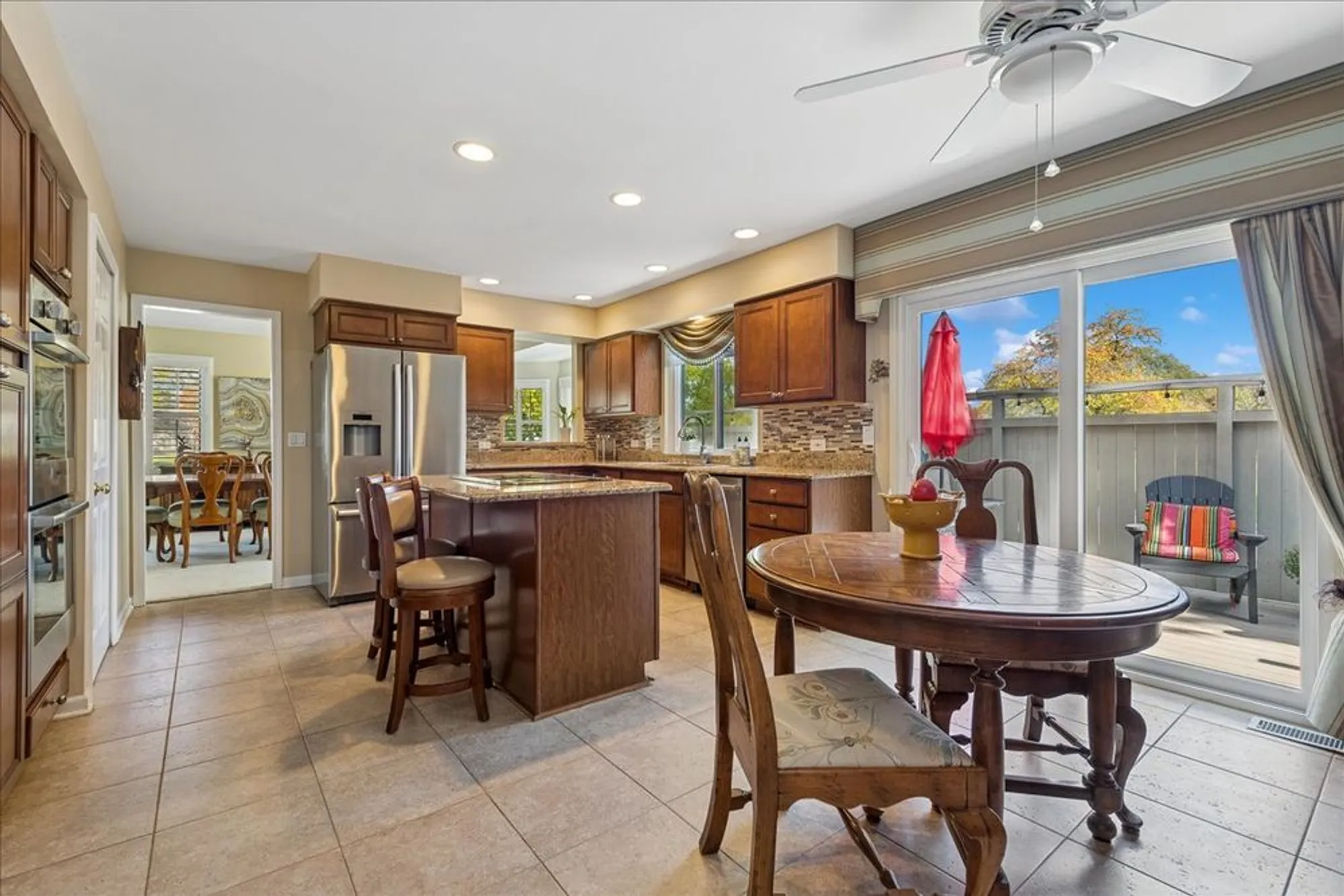 Property Slideshow image 13 of 55 | 868 longmeadow ct, Lake Barrington, IL, 60010