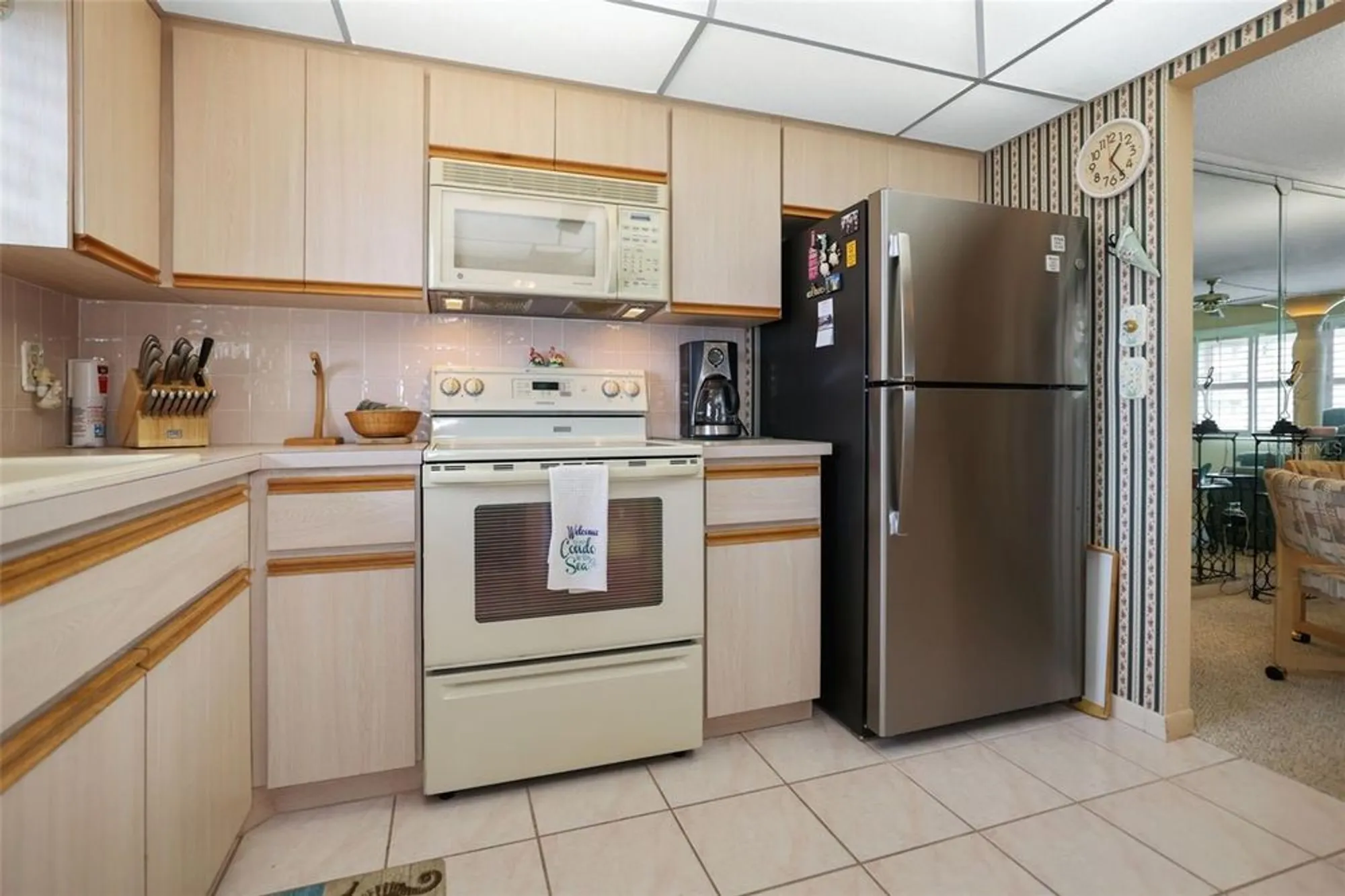 Property Slideshow image 3 of 33 | 4550 cove cir apt 1003, St Petersburg, FL, 33708