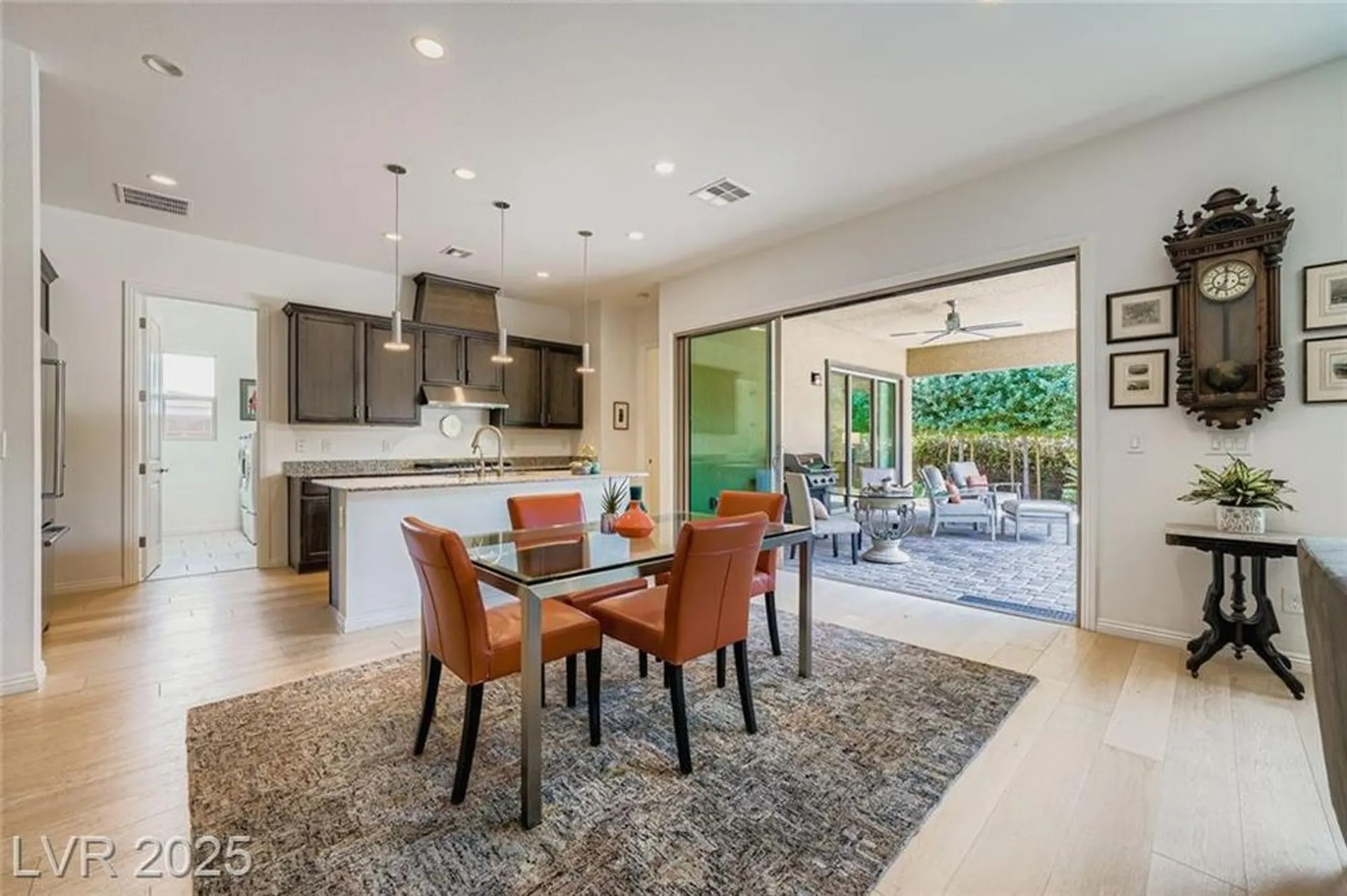 Property Slideshow image 17 of 45 | 9889 gemstone sunset ave, Las Vegas, NV, 89148