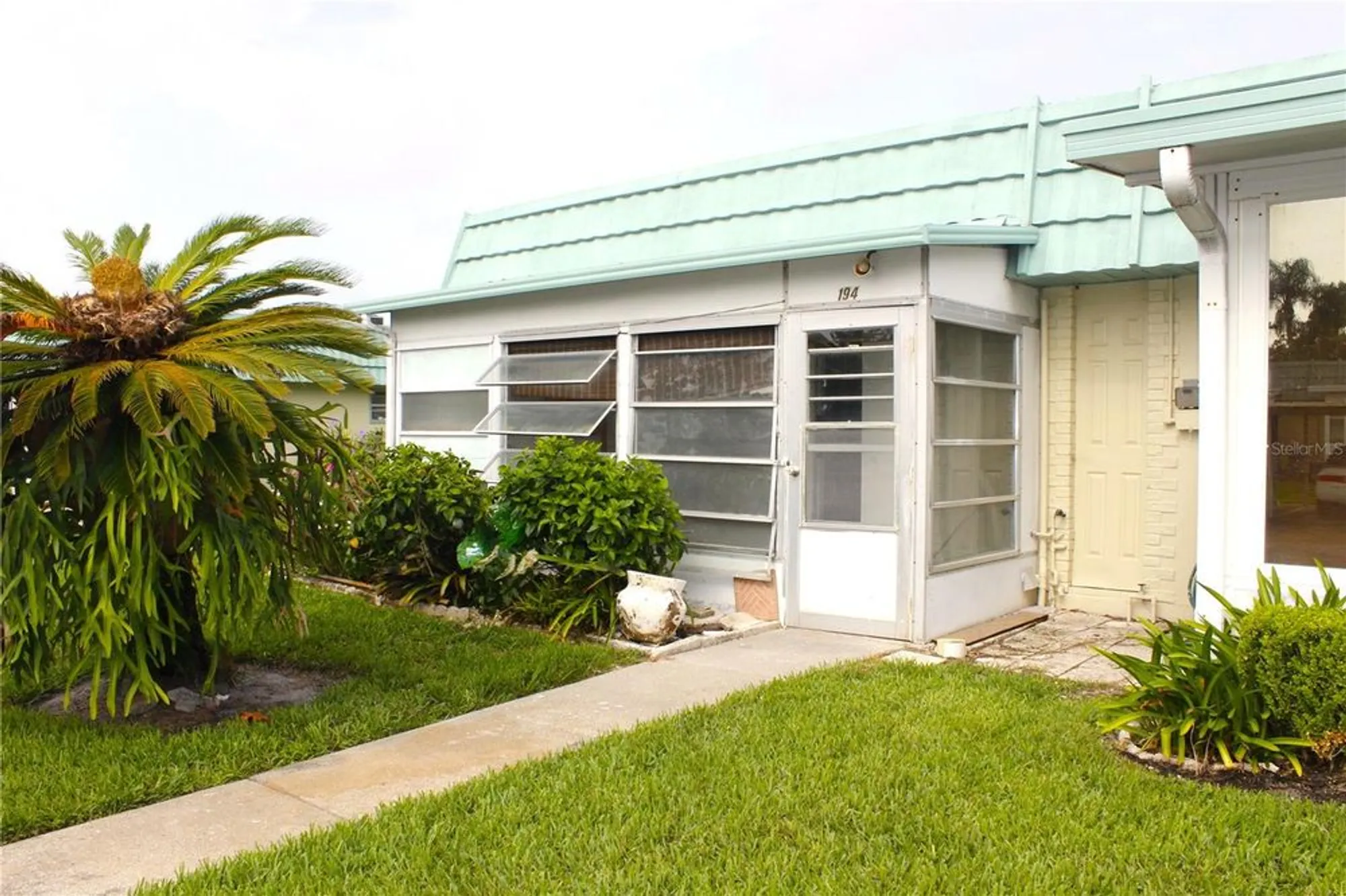 Property Slideshow image 3 of 40 | 101 cambridge trl apt 194, Sun City Center, FL, 33573