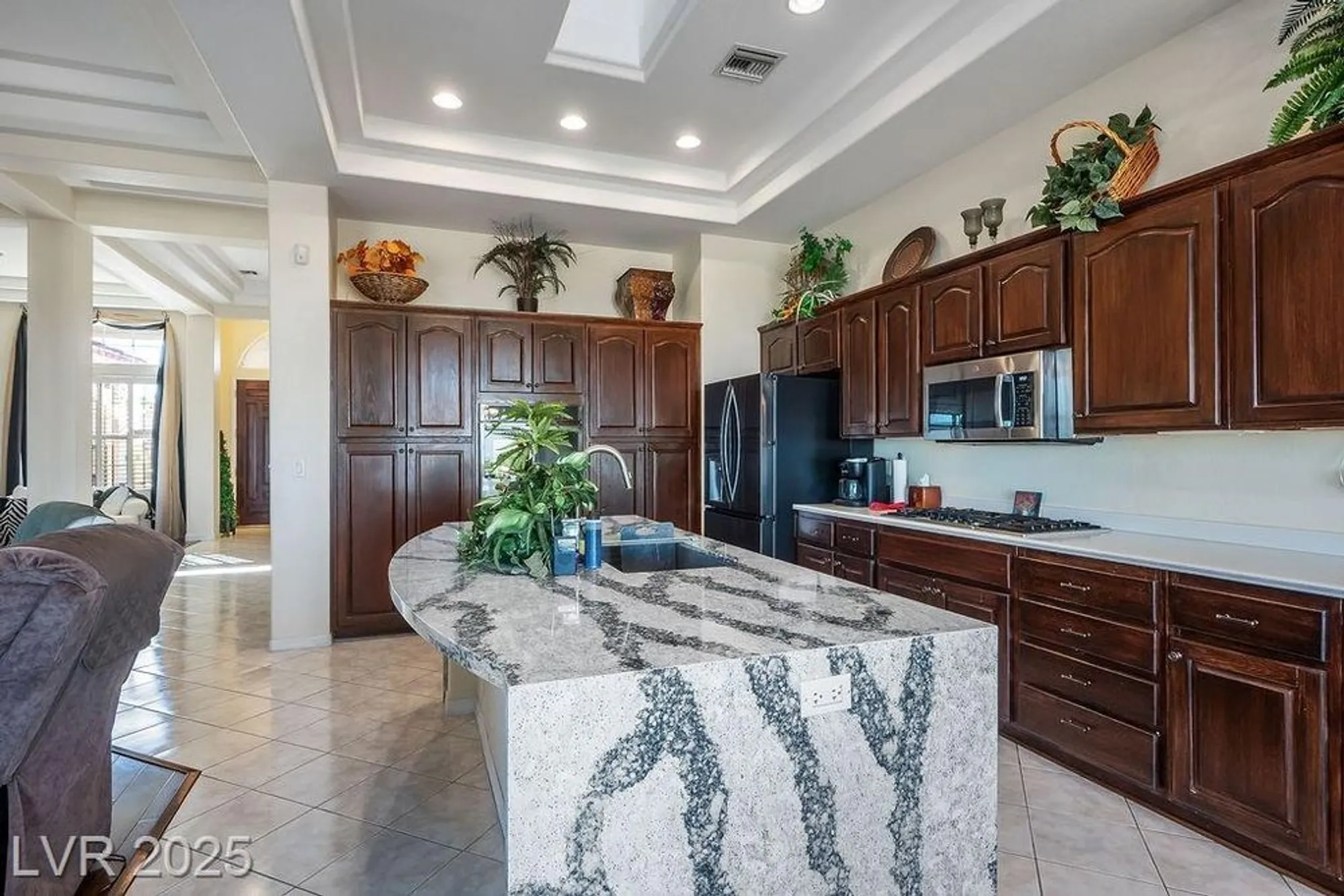 Property Slideshow image 7 of 99 | 10712 button willow dr, Las Vegas, NV, 89134