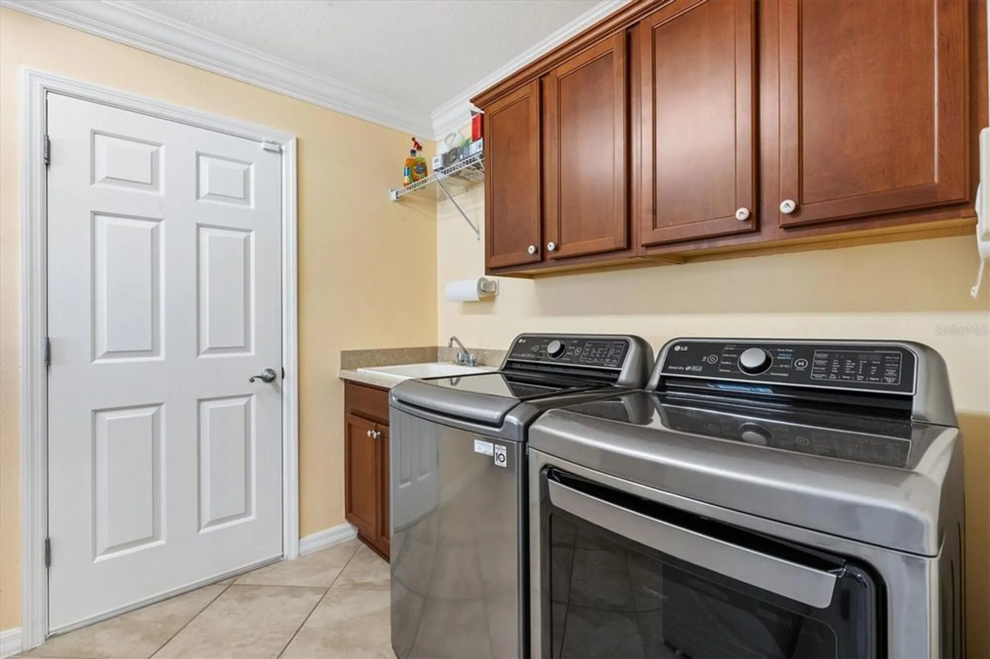 Property Slideshow image 27 of 35 | 933 folkstone way, The Villages, FL, 32162