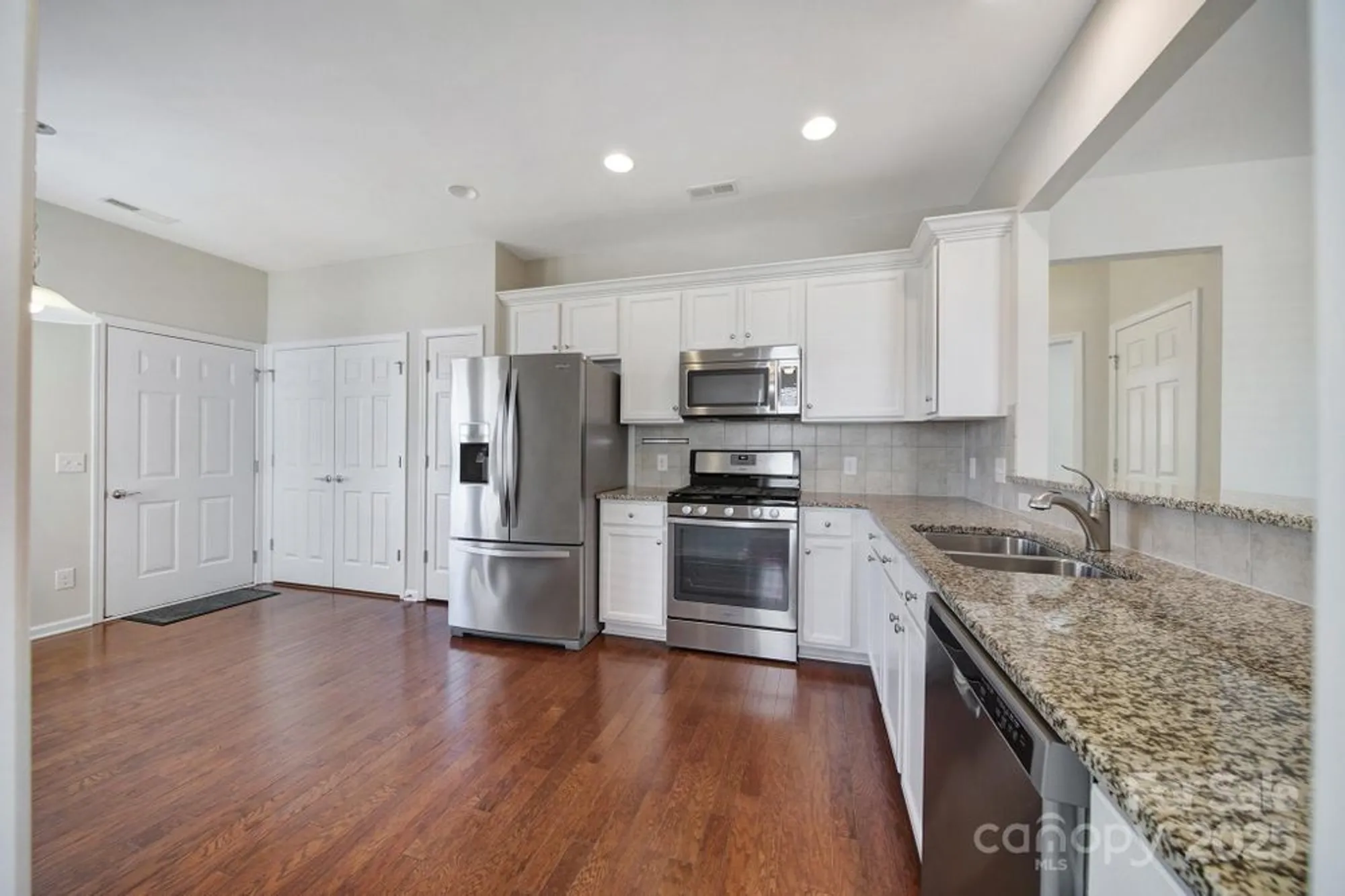 Property Slideshow image 4 of 41 | 20257 dovekie ln, Fort Mill, SC, 29707