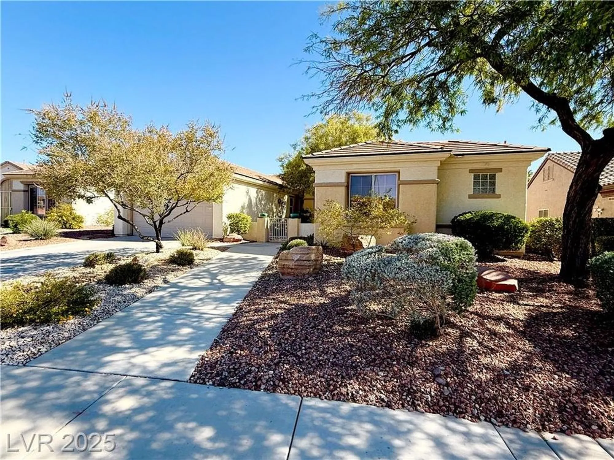 Property Slideshow image 6 of 10 | 1604 thoreau ct, Henderson, NV, 89052