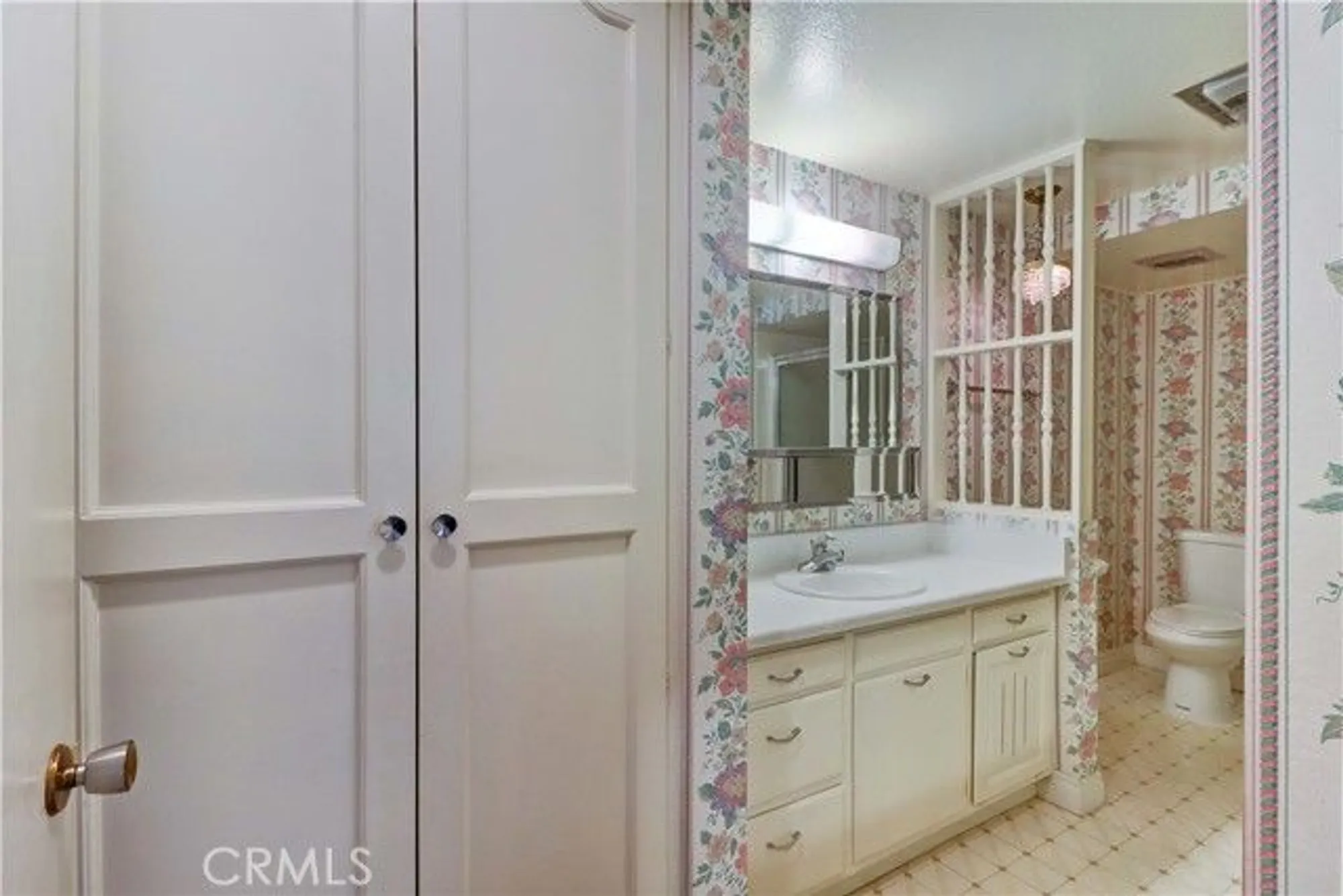 Property Slideshow image 21 of 56 | 2009 via mariposa w d, Laguna Woods, CA, 92637