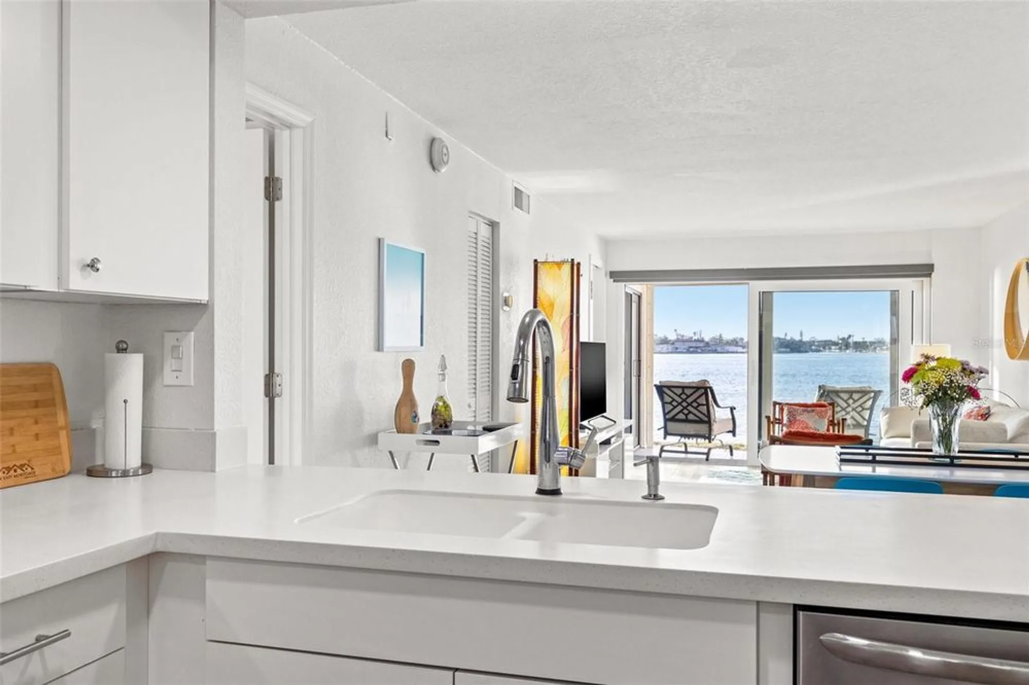 Property Slideshow image 3 of 38 | 6265 sun blvd apt 101, Saint Petersburg, FL, 33715