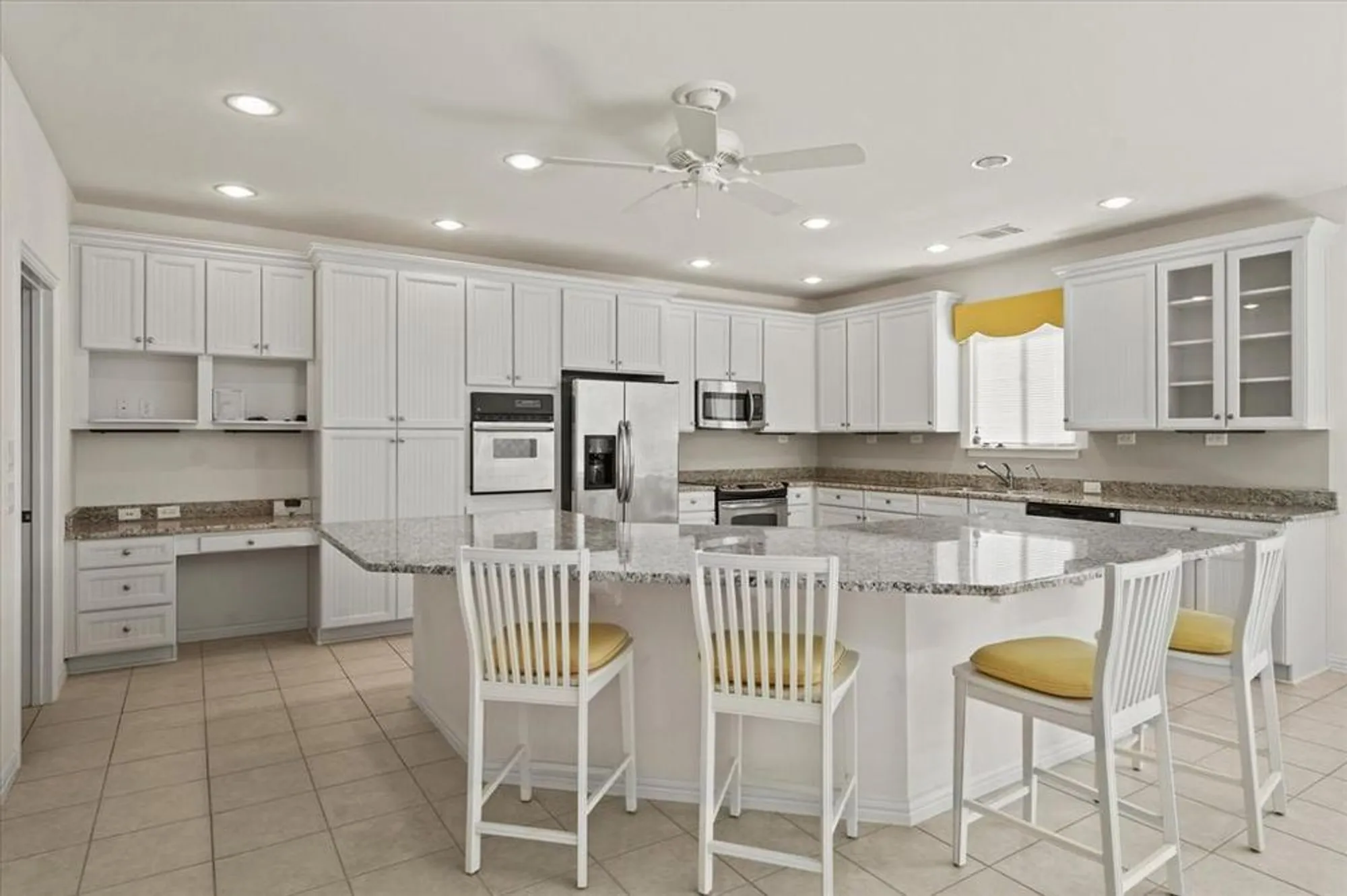 Property Slideshow image 9 of 40 | 8800 freeport dr, Denton, TX, 76207