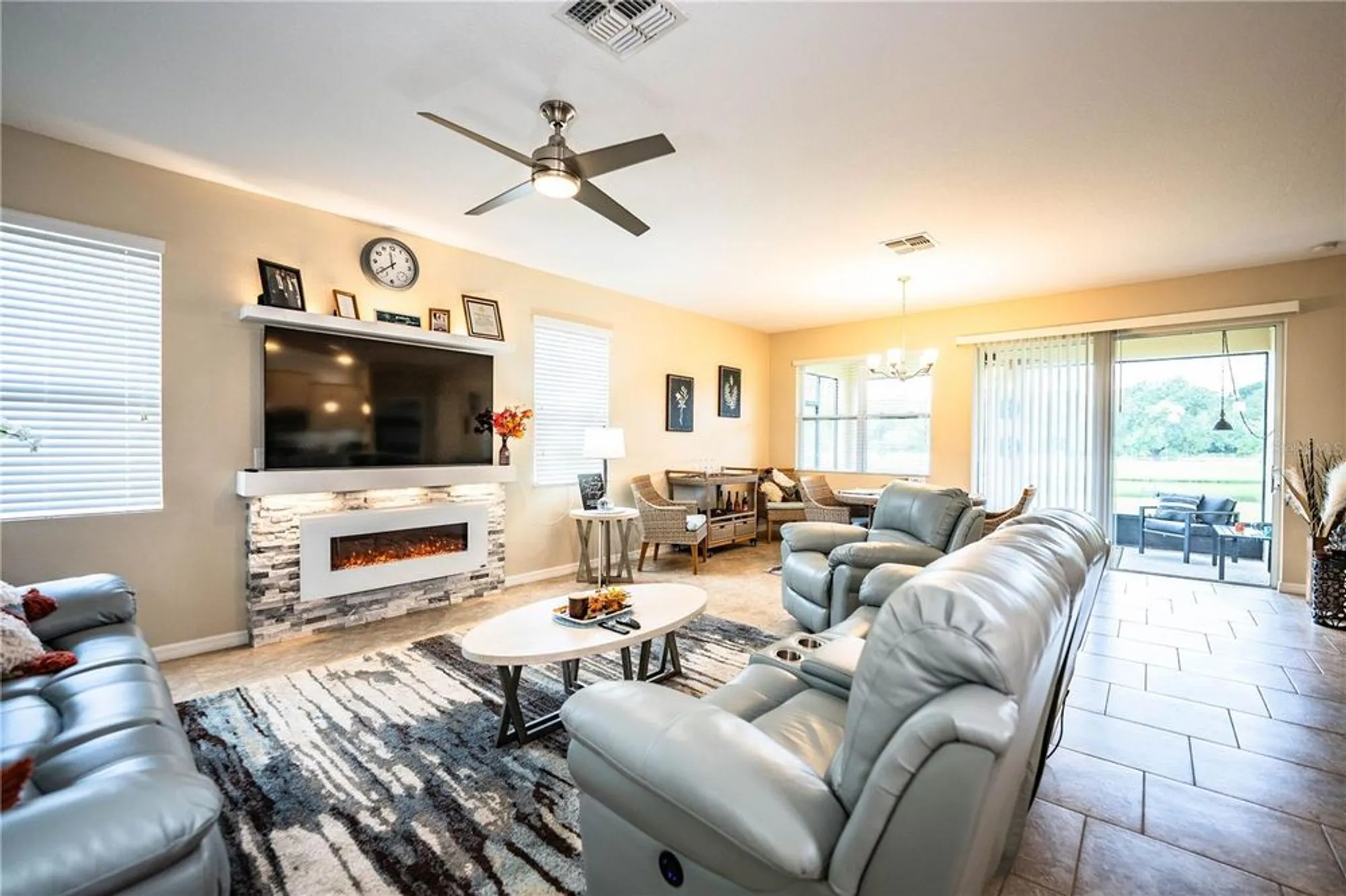 Property Slideshow image 10 of 47 | 2778 canyon crest dr, Lakeland, FL, 33811